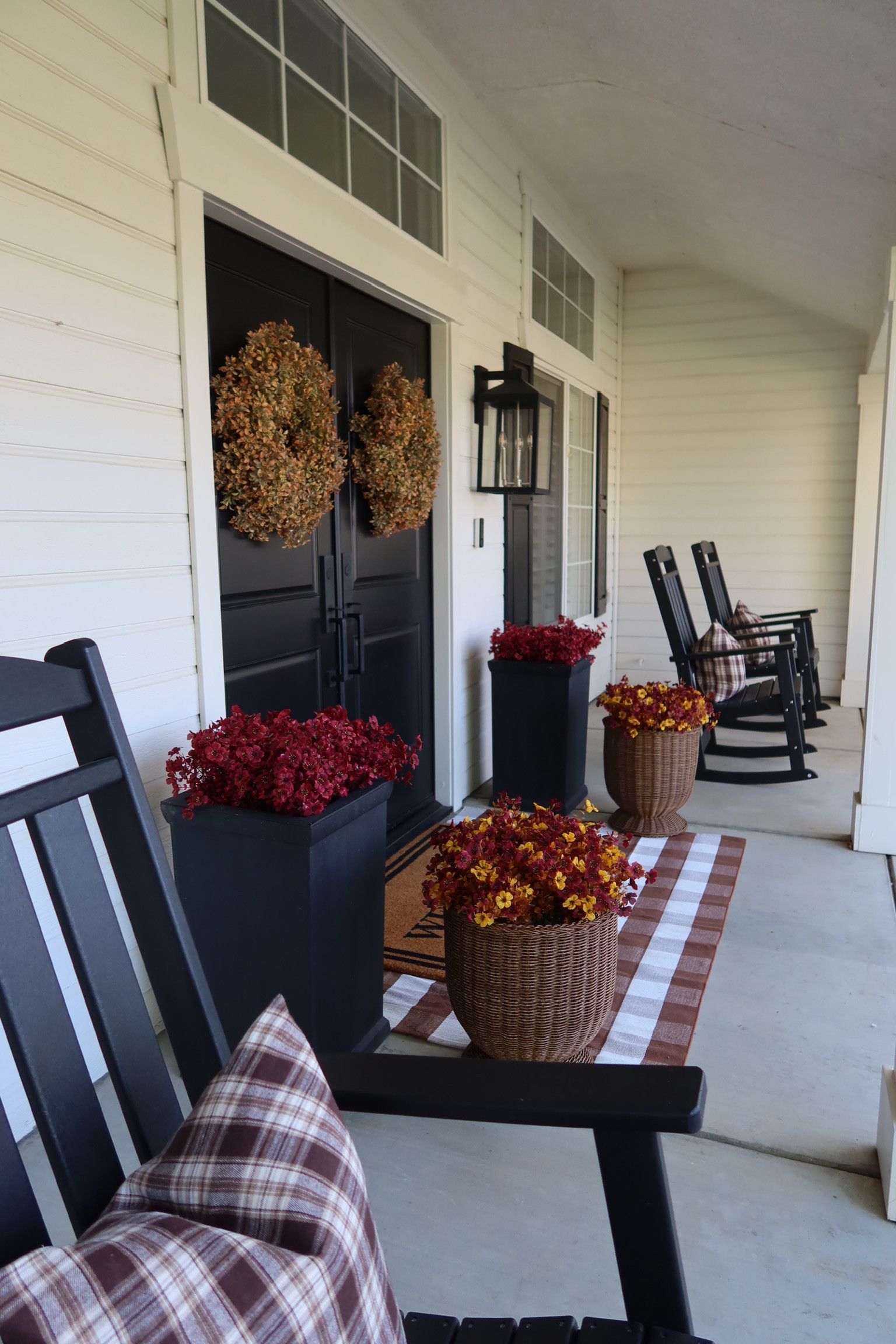 These amazon faux florals transformed my porch for fall 🤎

fall decor, outdoor, faux florals, halloween, porch decor, britt horton

#LTKSeasonal #LTKHome