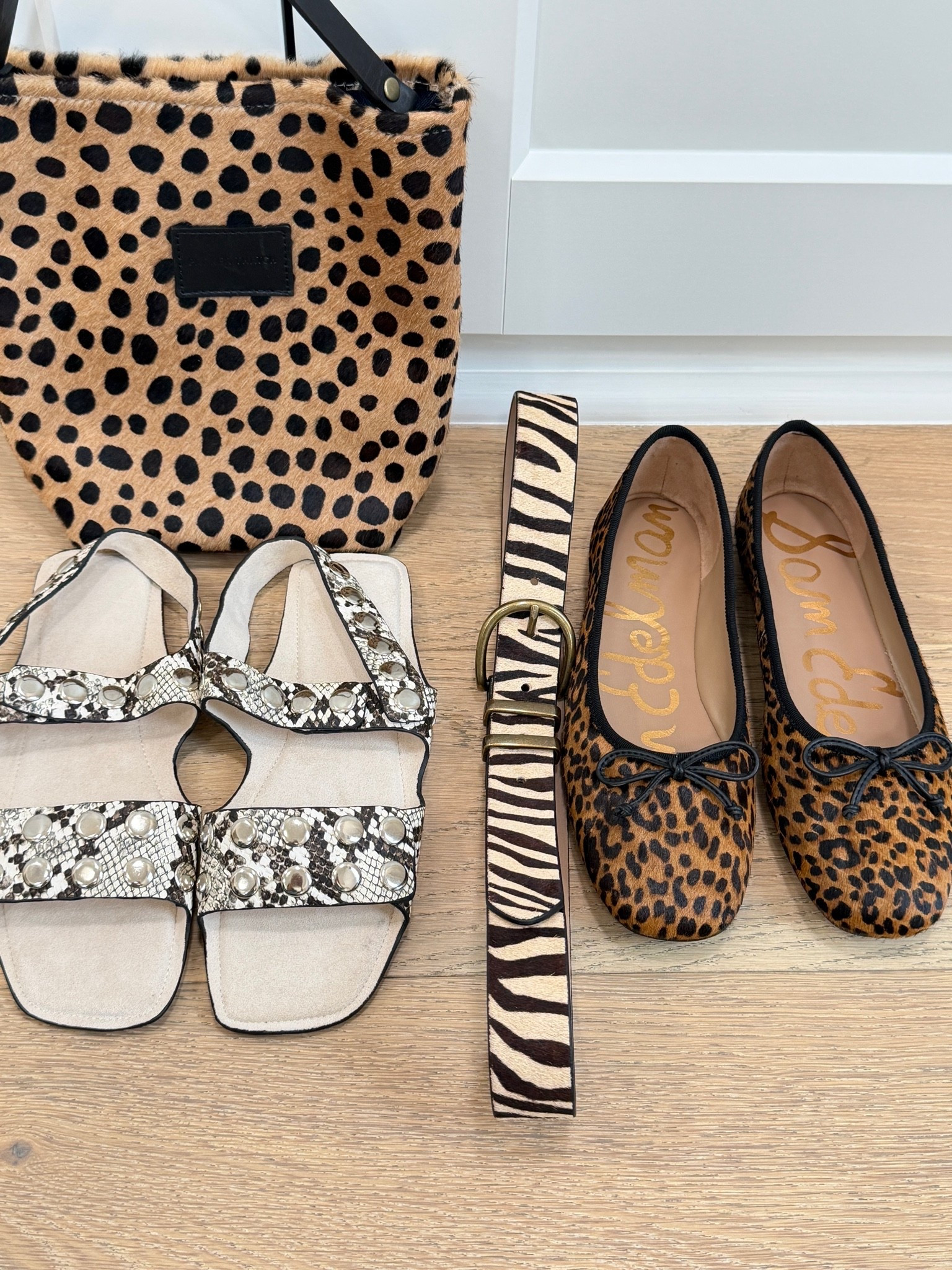 Animal print accessories   
-Belt is currently under $25
-Amazon sandals are 10/10
-flats TTS
-I’ve had my bag for years, it’s perfect