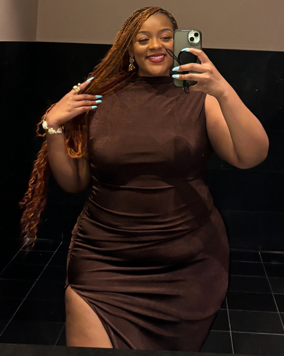 Fashion Nova: Alice Ruched Midi Dress - Chocolate 🤎

Size: 1x

Link: https://www.fashionnova.com/products/alice-ruched-midi-dress-chocolate 

#LTKPlusSize