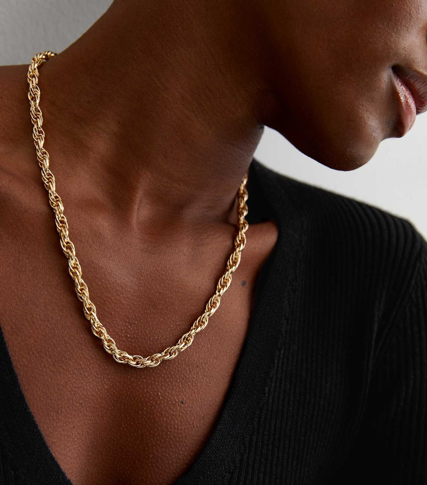 Gold Rope Chain Necklace
						
						Add to Saved Items
						Remove from Saved Items | New Look (UK)