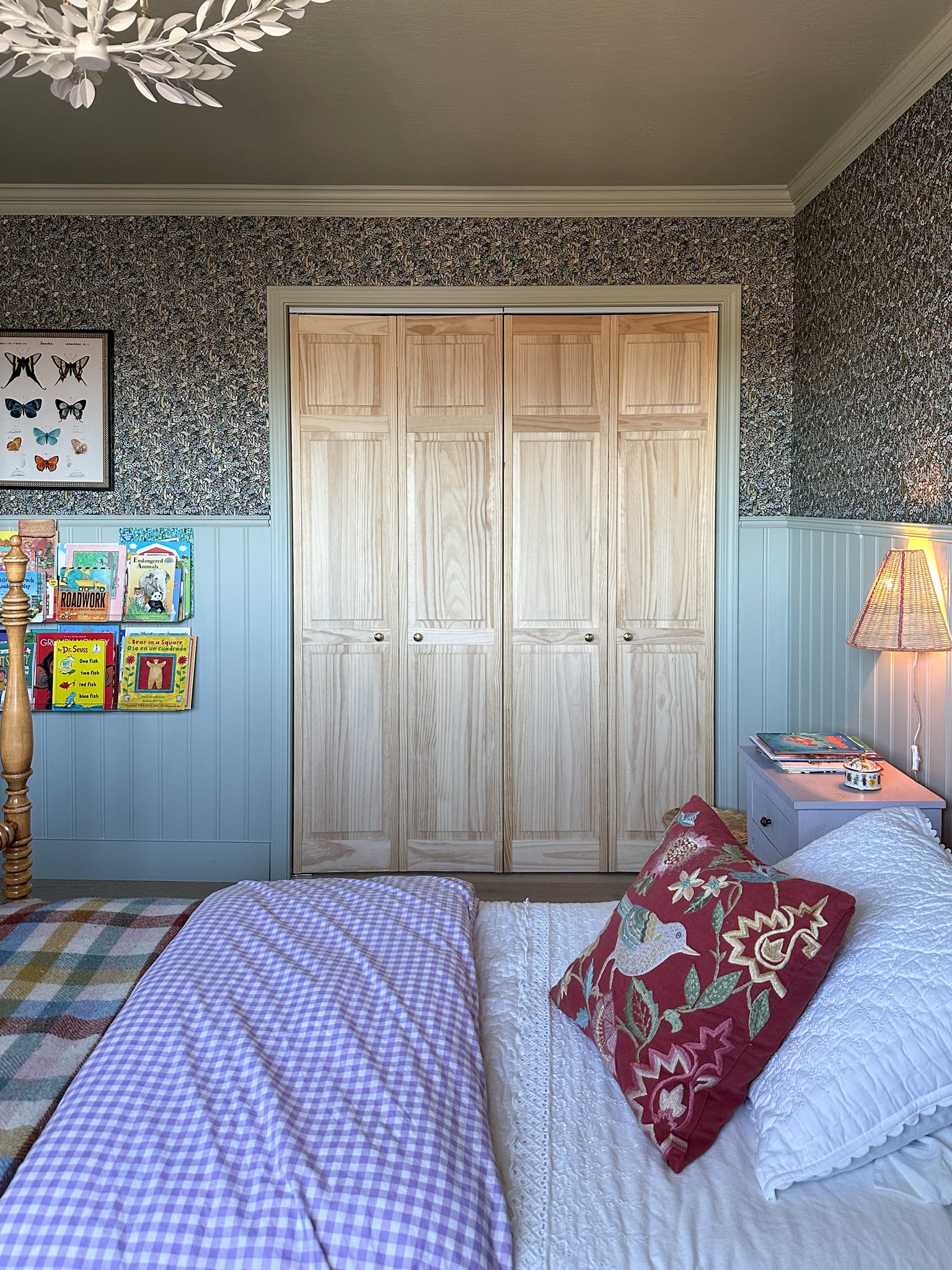 The closet doors in Eleanor bedroom and a few other details from this view 🩷

#LTKHome