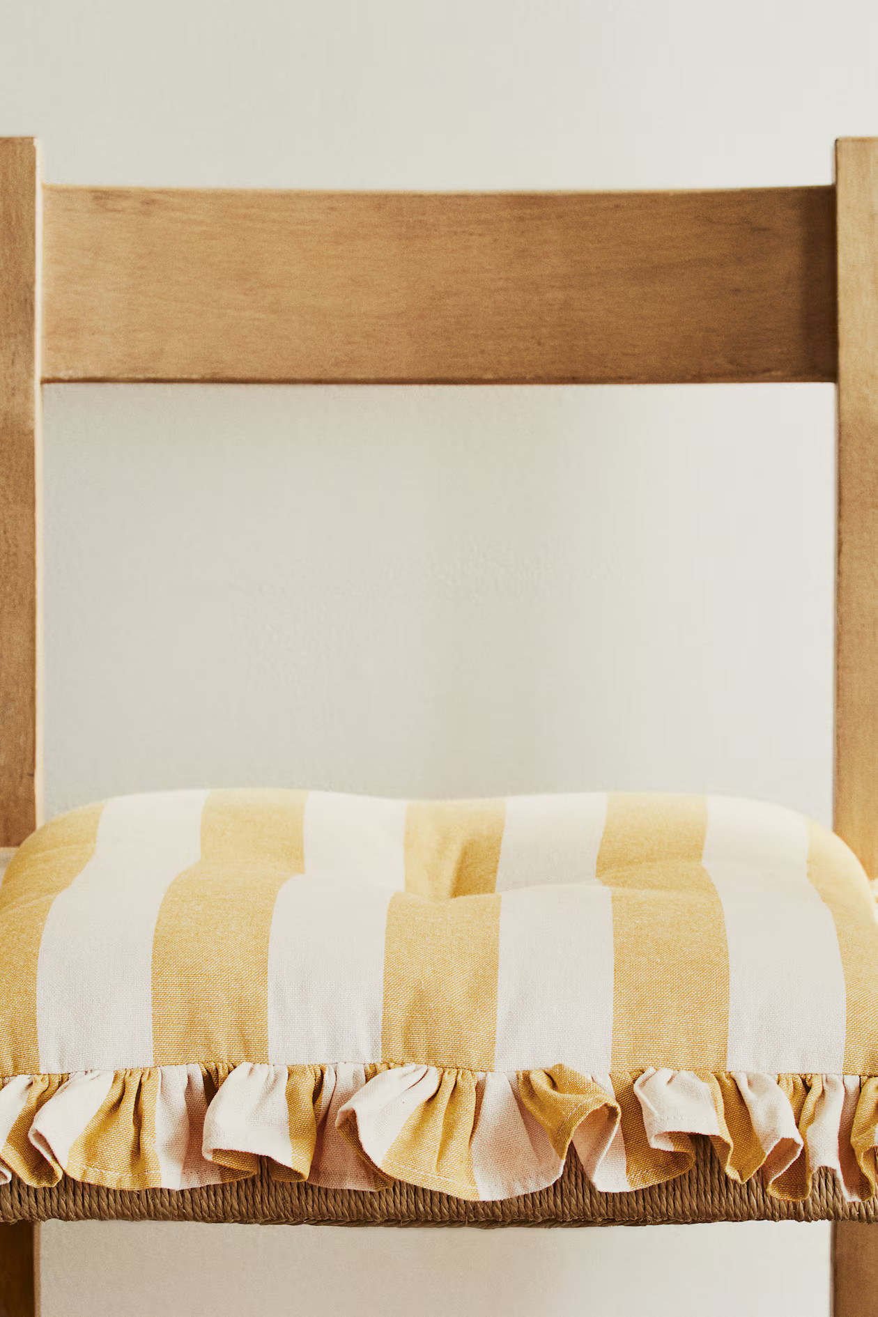 Ruffle-trimmed Cotton Seat Cushion | H&M (US + CA)