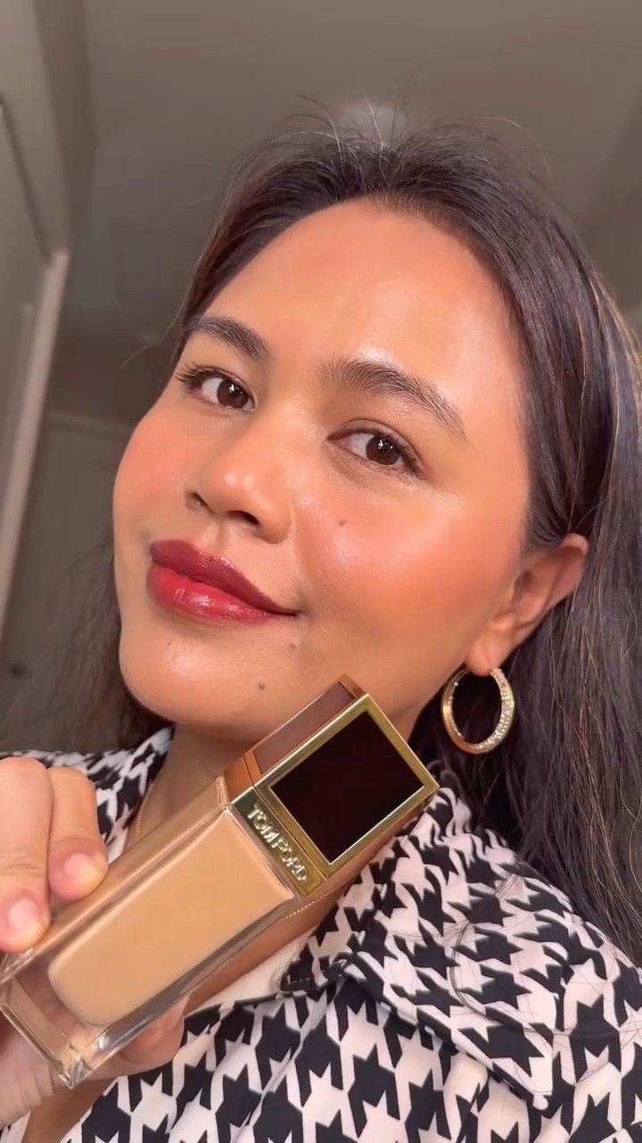 Skin but better, and protected.
Wearing Tom Ford Architecture Radiance SPF 50+. @tomfordbeauty @tomford 
#TomFordBeauty #GlowySkinGoals #gifted
