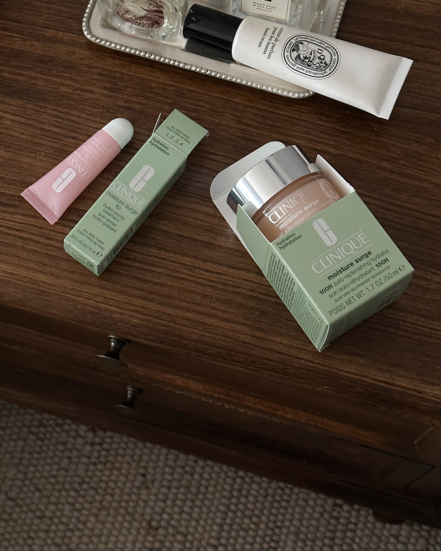 Moisturized lippies and skin 💦🫶🏻