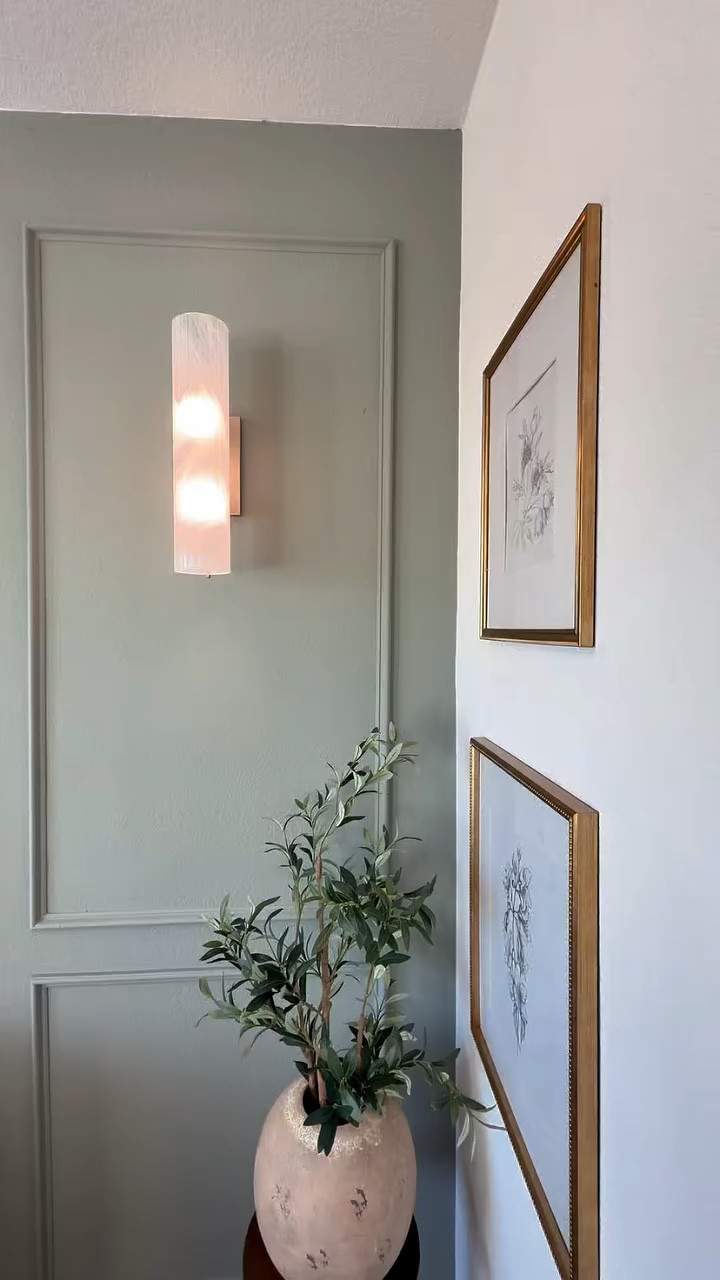 Dining room glow up featuring my new sconces from Urban Ambiance✨

I added two to this space and the difference is unreal. The lighting feels warm, elevated, and perfectly balanced — not too harsh, not too dim. It gives my dining room that refined, modern feel while still feeling cozy enough for everyday dinners at home.

If you’ve been thinking about upgrading a room, start with lighting from @urbanambiancesocial. The right sconces truly set the mood 🤍

Comment shop for link 😊 

#homemaker #homedecor #urbanambiancesocial #walllighting #wallsconces