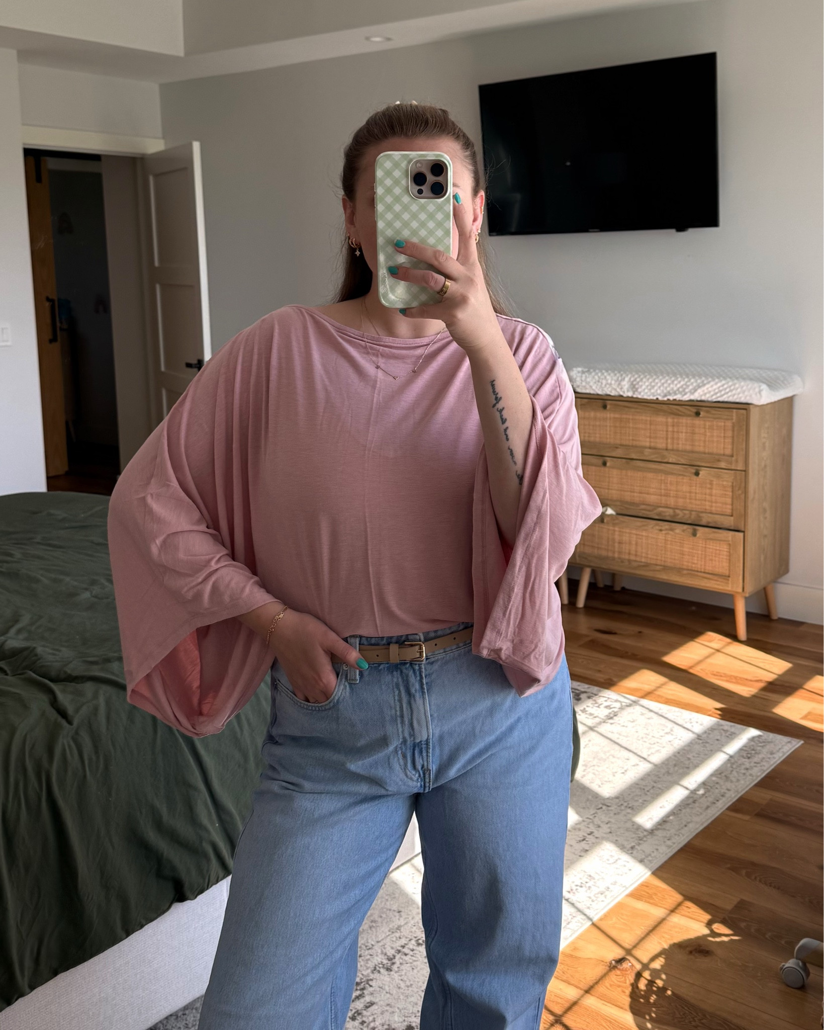 h&m batwing sleeve top AND their jeans both have my 🤍!!!! 

#LTKMidsize #LTKootd