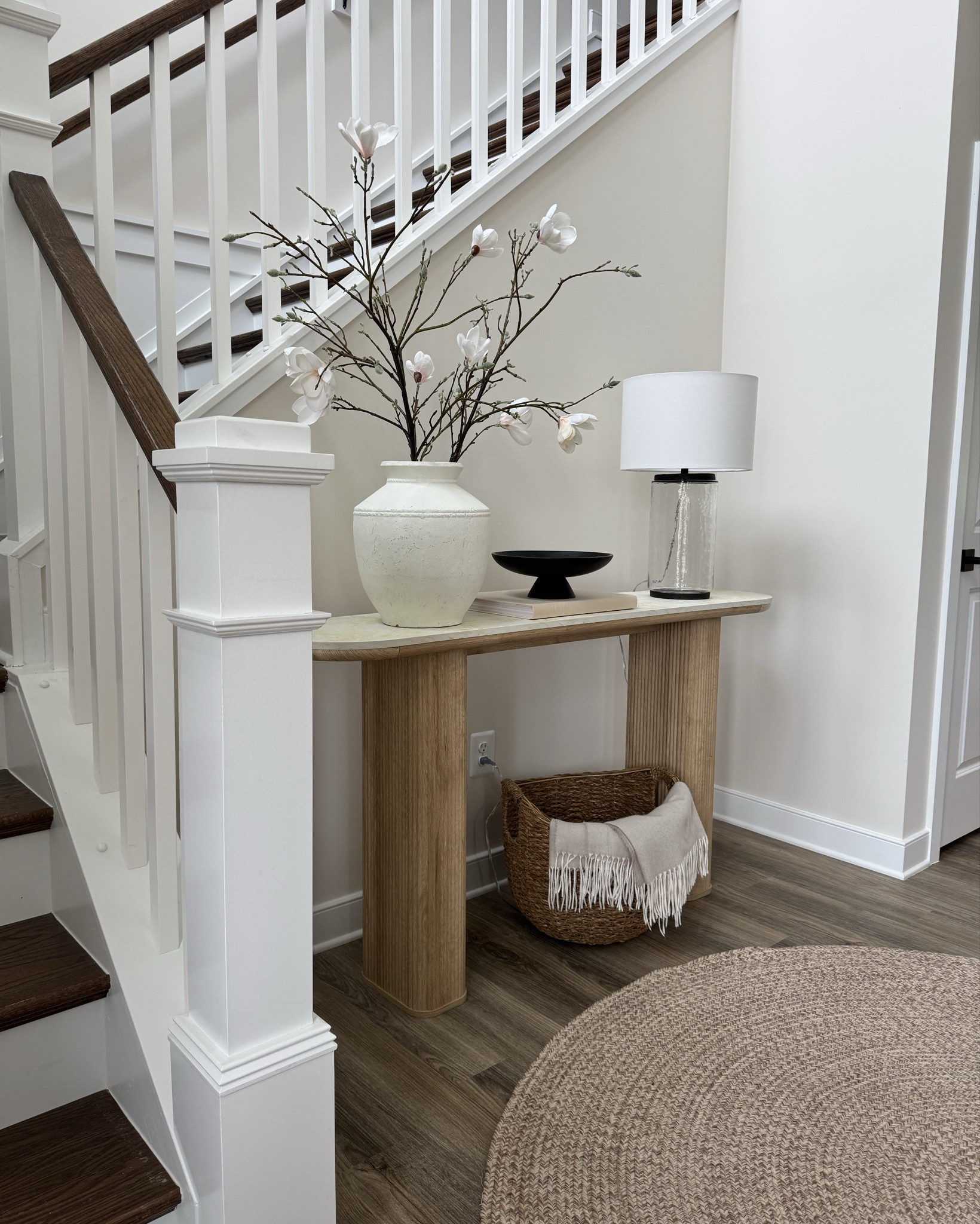 Neutral Entryway Decor Ideas (Warm Minimal Style)

A warm minimal foyer styled on a budget using neutral tones and organic textures ✨
This entryway keeps things simple and intentional with one anchor console table, layered decor, and a mix of tall, low, and soft elements for balance.
If you’re looking for entryway decor ideas, small foyer styling, or modern organic home inspiration, this look is easy to recreate and feels calm, clean, and elevated 🤍

#entrywaydecor #foyerideas #warmminimal #organicmodern #neutralhome #homedecorideas #consoledecor #smallspaceideas #modernhome #homeinspo
