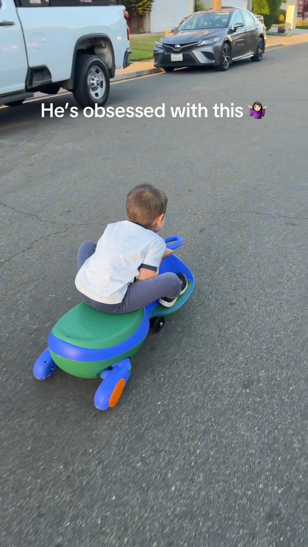 This little ride-on is a GAME CHANGER 😭
Perfect if your kids have endless energy and you need a break 🙌

#momlifehack #kidstoys #parentingwins #toddleractivities #mommusthaves #giftideasforkids #viralproducts

#LTKHome #LTKmomlife #LTKKids