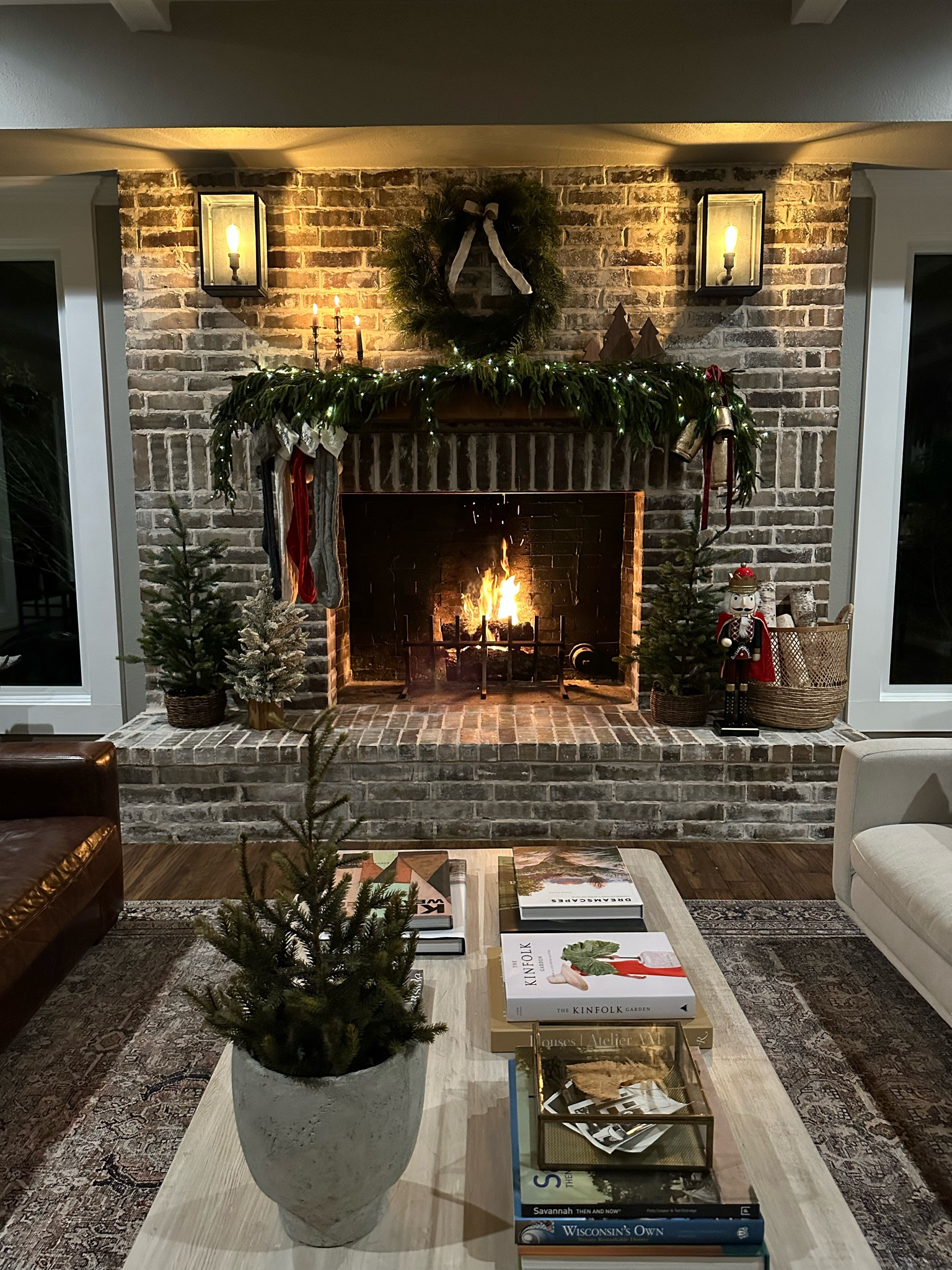 Christmas styling! 🎄

Amazon decor
Target decor
Garland
Mantle Styling


#LTKHoliday #LTKSeasonal #LTKHolidaySale