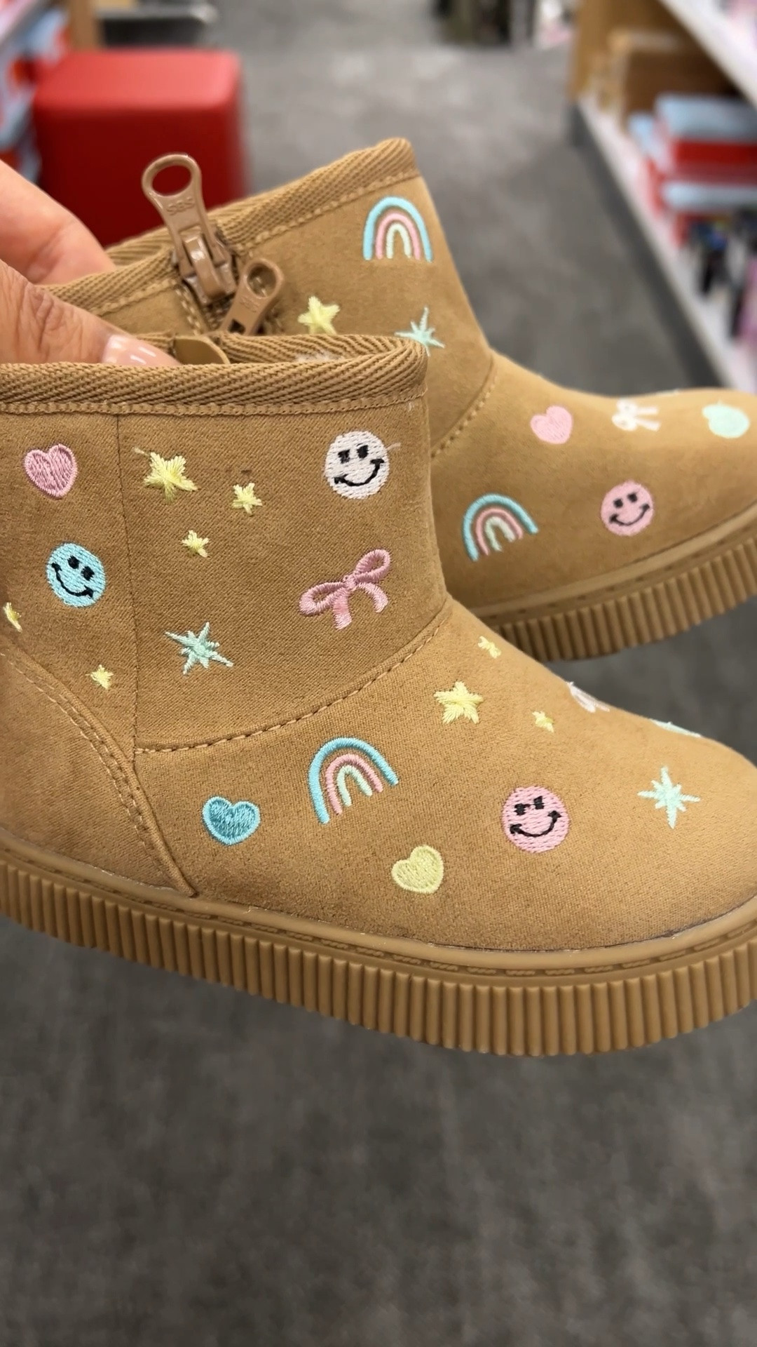 New toddler shoes

Target finds, Target style, Target fashion, kids fashion, kids styles @Target

#LTKootd #LTKKids #LTKmomlife