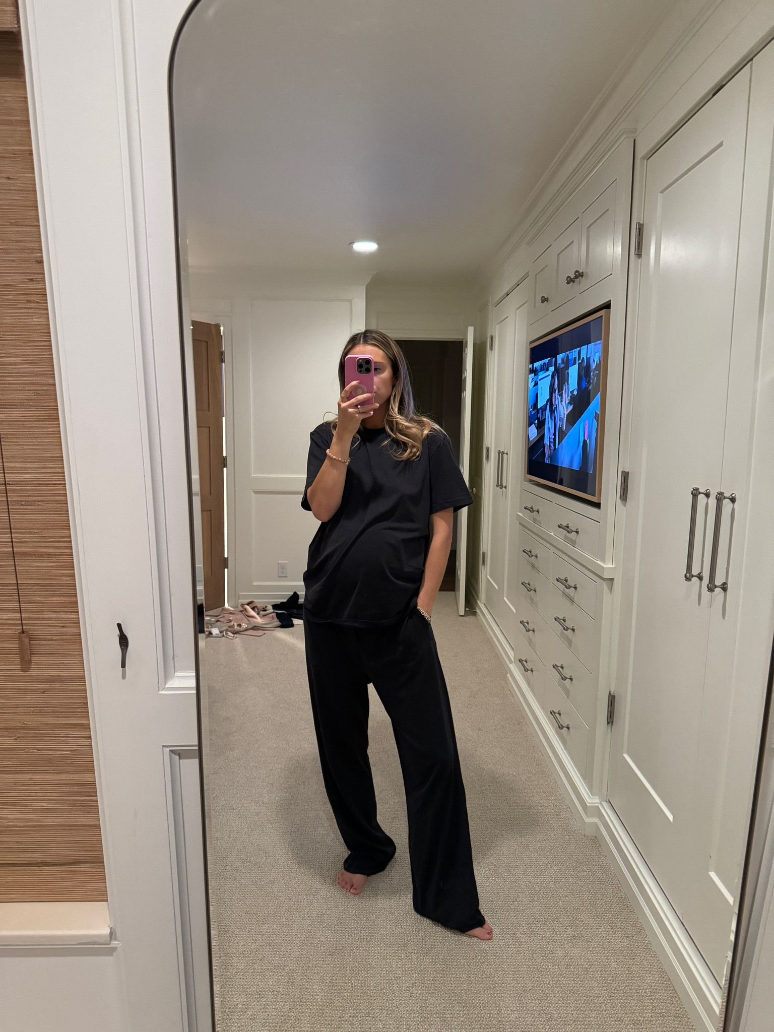 Comfiest outfit ever. Wearing a small in each. Would be so cute tucked in without a bump! 