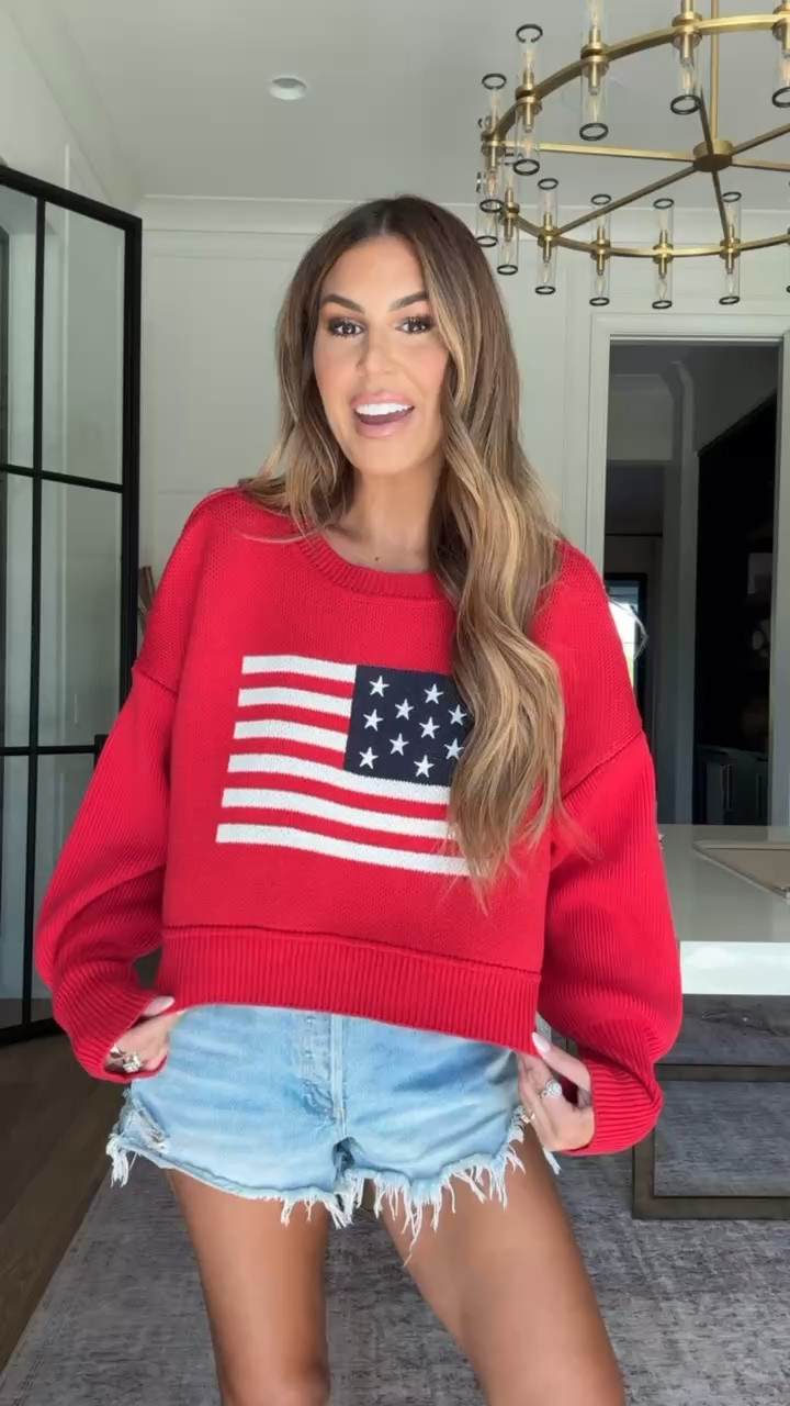 wearing a small sweater and small shorts ❤️ use code hollie40 for 40% off!