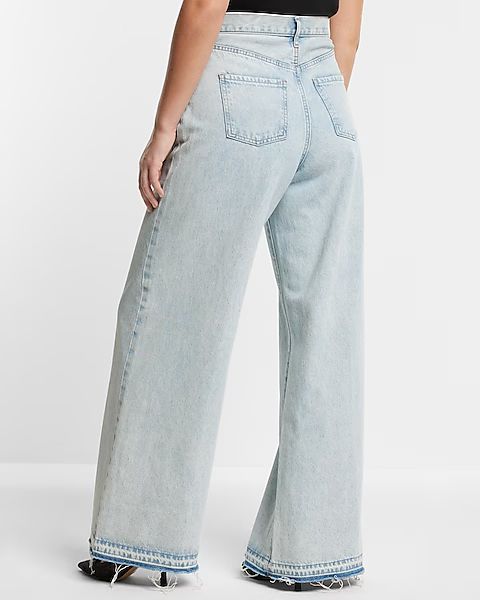 Super High Waisted Light Wash Pleated Baggy Wide Leg Jeans | Express