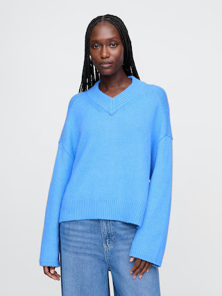 CashSoft Cropped High V-Neck Sweater | Gap (US)