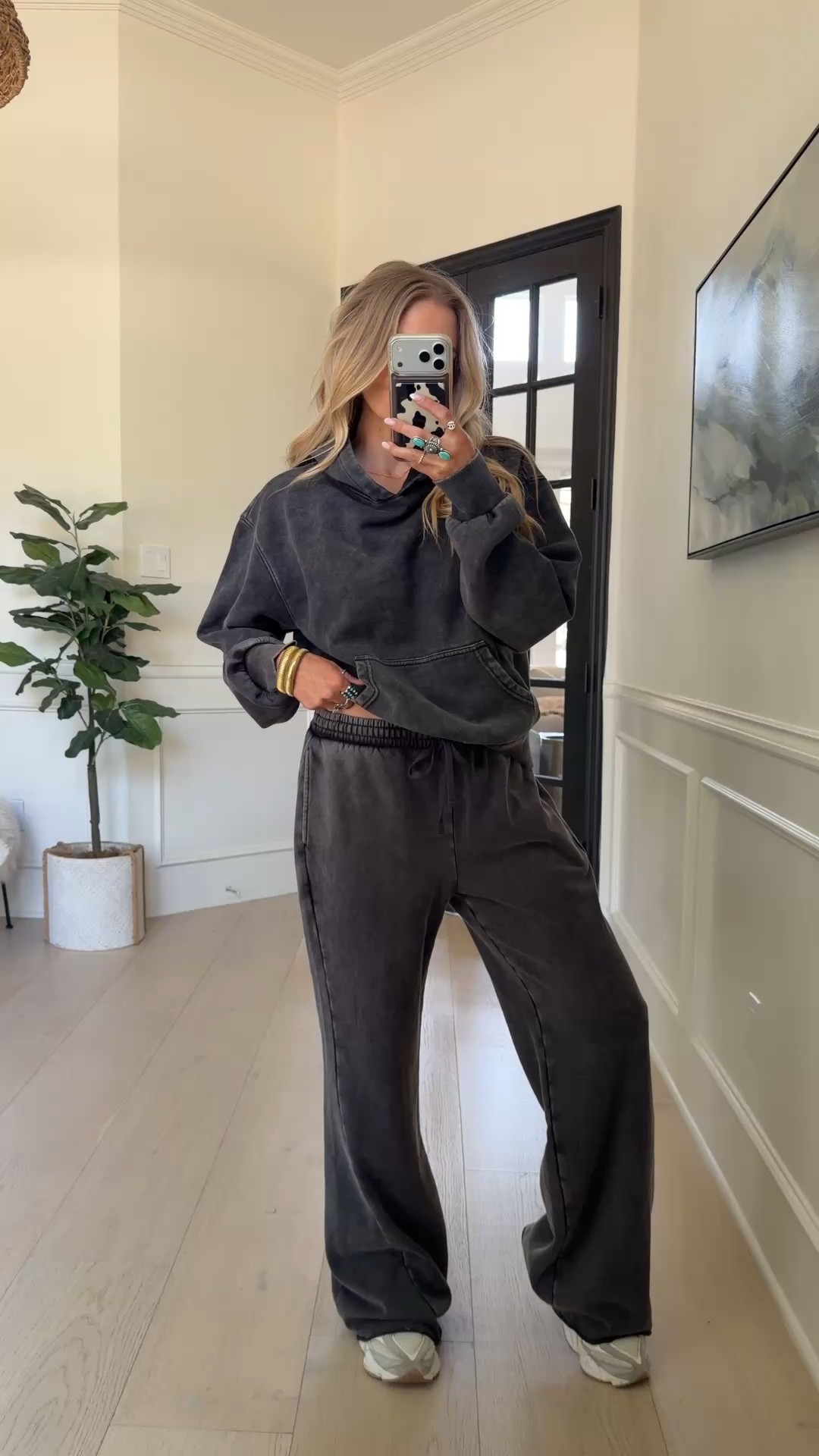 Cozy sweat set giving FP vibes with the mineral wash 🤭✨

#LTKdayinmylife #LTKootd #LTKgrwm