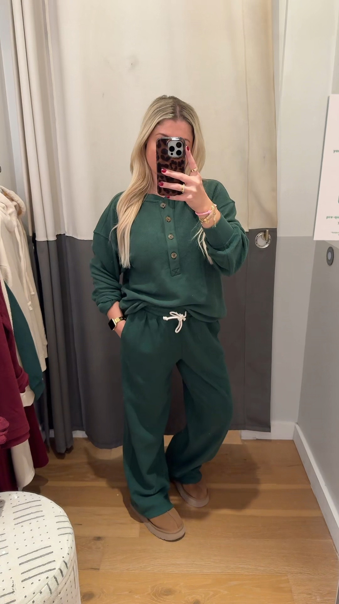 New aerie matching sets
Size small
Uggs tts
Gift idea

#LTKSaleAlert #LTKGiftGuide #LTKShoeCrush