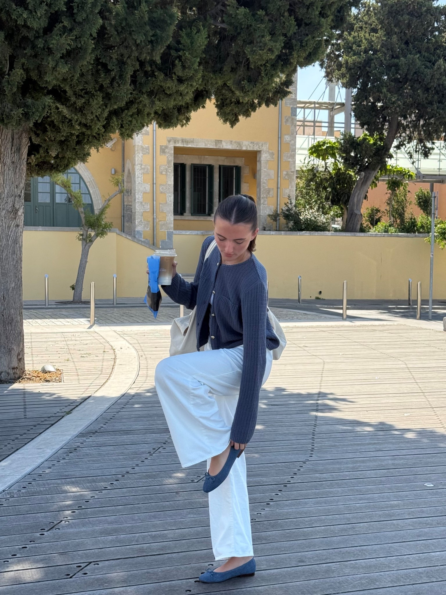 the perfect spring outfit 🫐🧋

blue cardigan, white linen trousers, ballet flats, tote bag, europe summer, spring fashion inspo, h&m, coffee run

#LTKstyletip #LTKuk #LTKspring