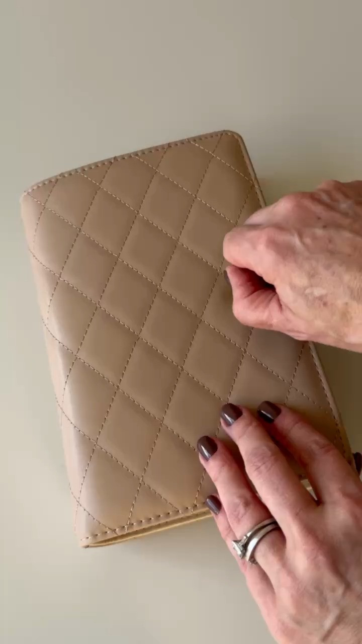 TRAVEL JEWELRY CASE! This organizer is one of my favorite travel essentials. It keeps rings, earrings, necklaces, and bracelets perfectly protected and tangle-free with its clear zip pockets and book-style design. Compact, elevated, and so easy to pack — a beautiful gift for anyone who loves staying organized.

#Amazon #TheHillaryStyle #TravelEssentials #JewelryStorage #GiftIdeas #OrganizerCase #ChicTravel #HolidayGifting #DesignerLookForLess #TravelAccessories 

 #LTKOver40 #LTKFindsUnder50 #LTKBeauty