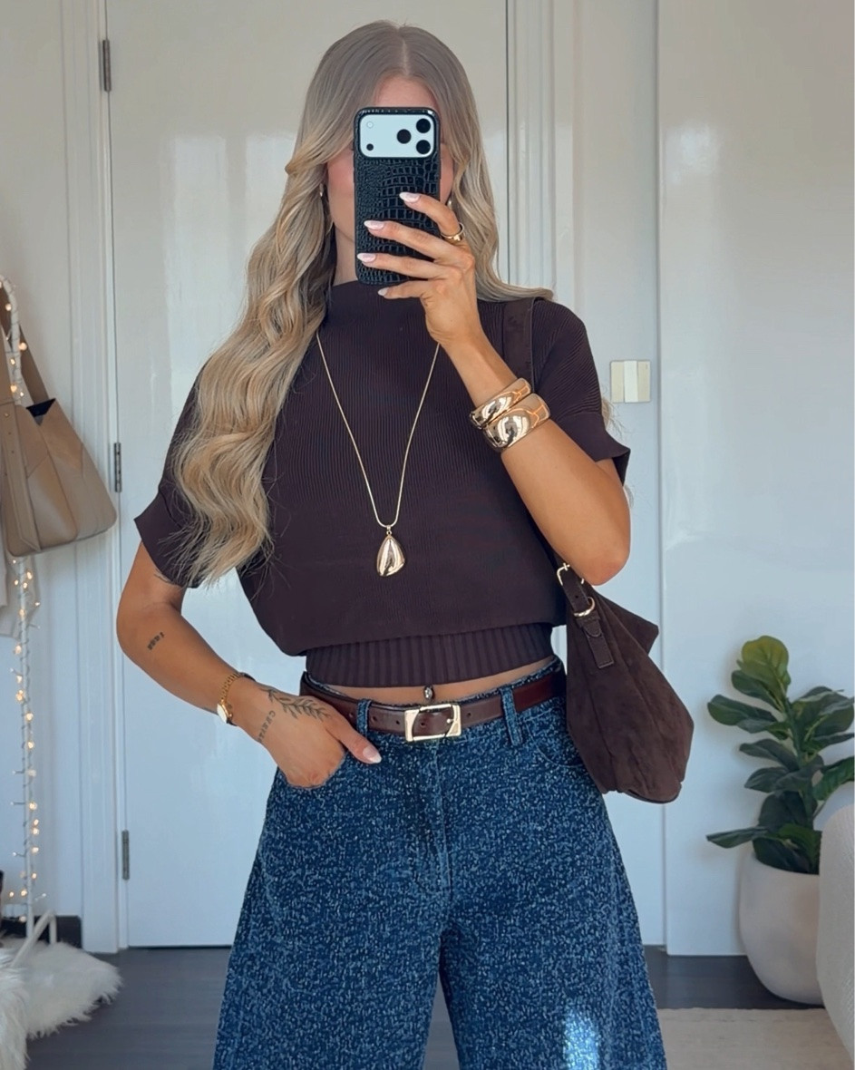 ZARA NEW-IN OUTFIT DETAILS🤎🍂 wearing size S in the knit shirt and size EU34 in the jeans✨

#LTKFashionMonth #LTKautumn #LTKstyletip