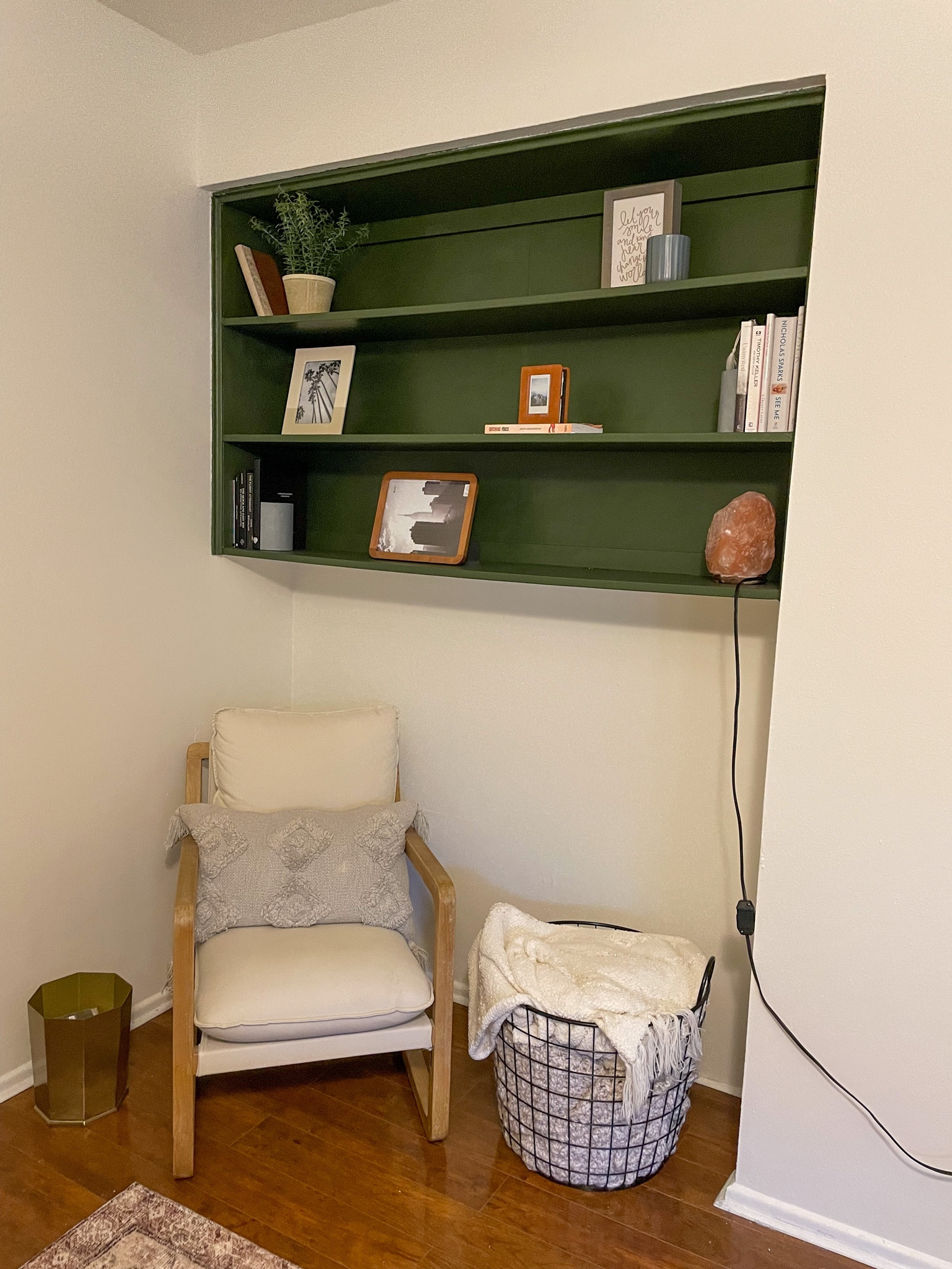 master bedroom bookcase + knickknacks 

#LTKhome #LTKSeasonal