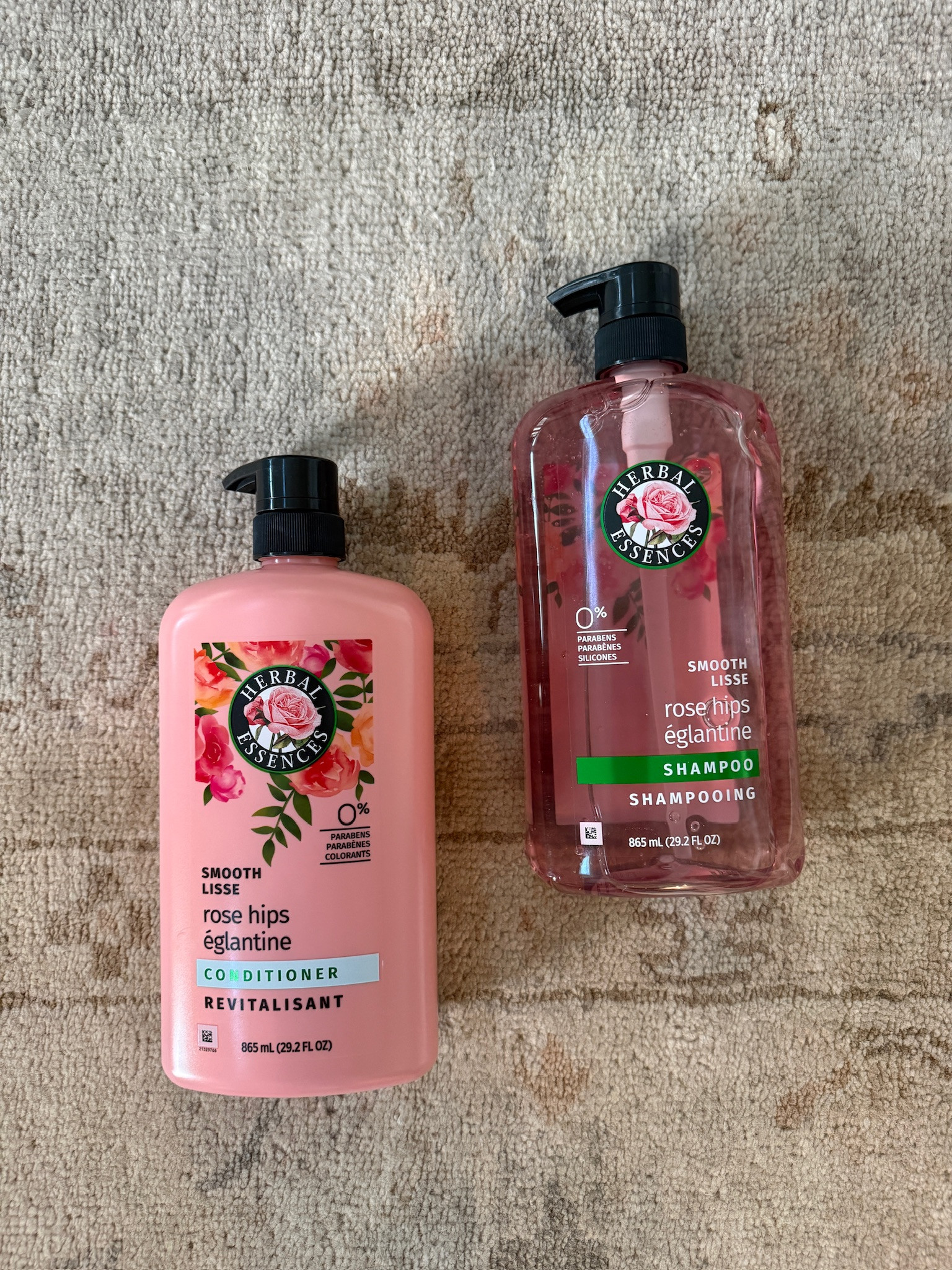 My new go-to shampoo and conditioner duo for smooth and shiny hair!

shampoo & conditioner, hair products, hair care, scented hair wash, Herbal Essences, Rose Hips, Smooth Collection, Grace White