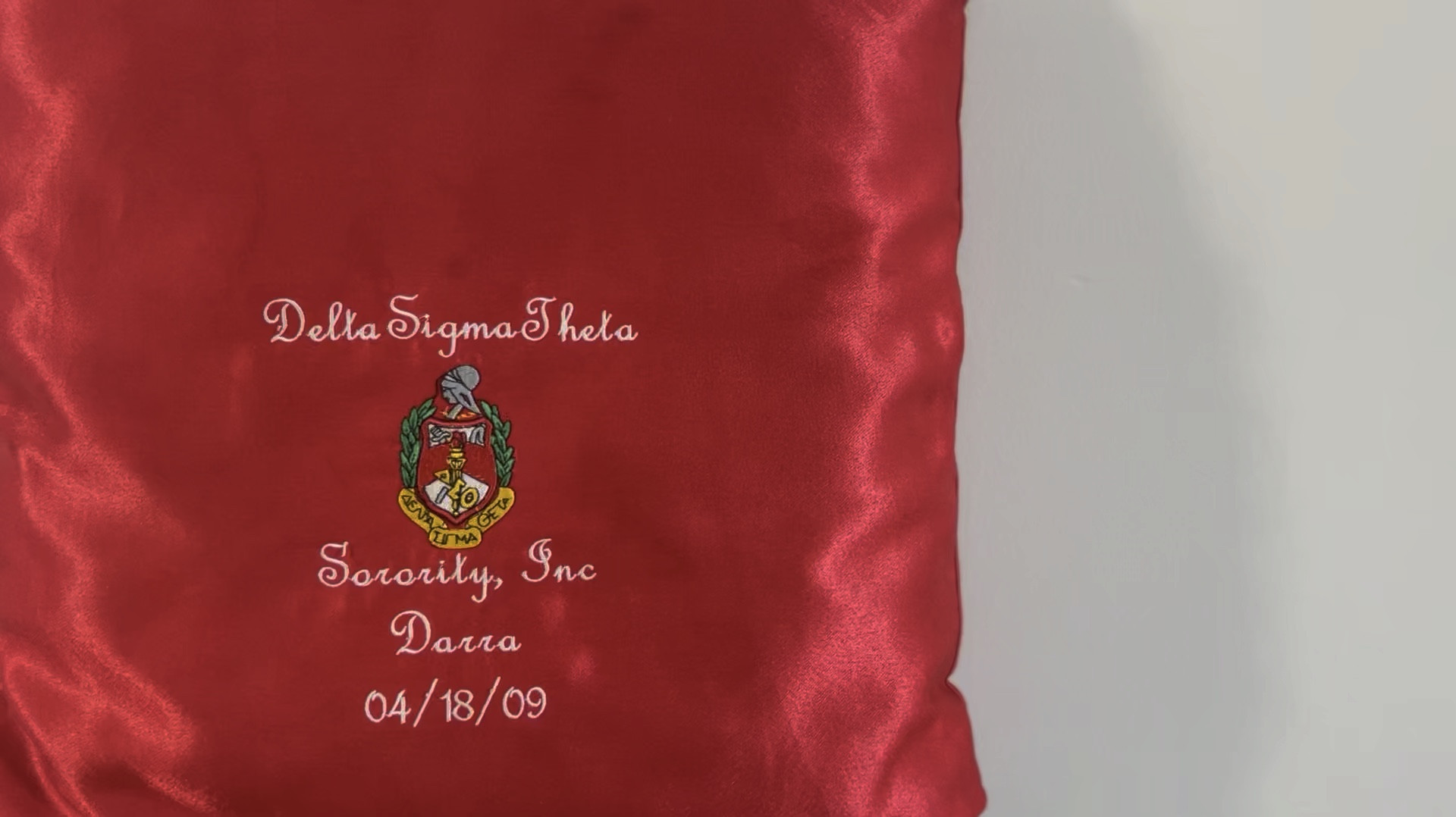 A Delta Gift Guide. 

#LTKstyletip #LTKshoecrush