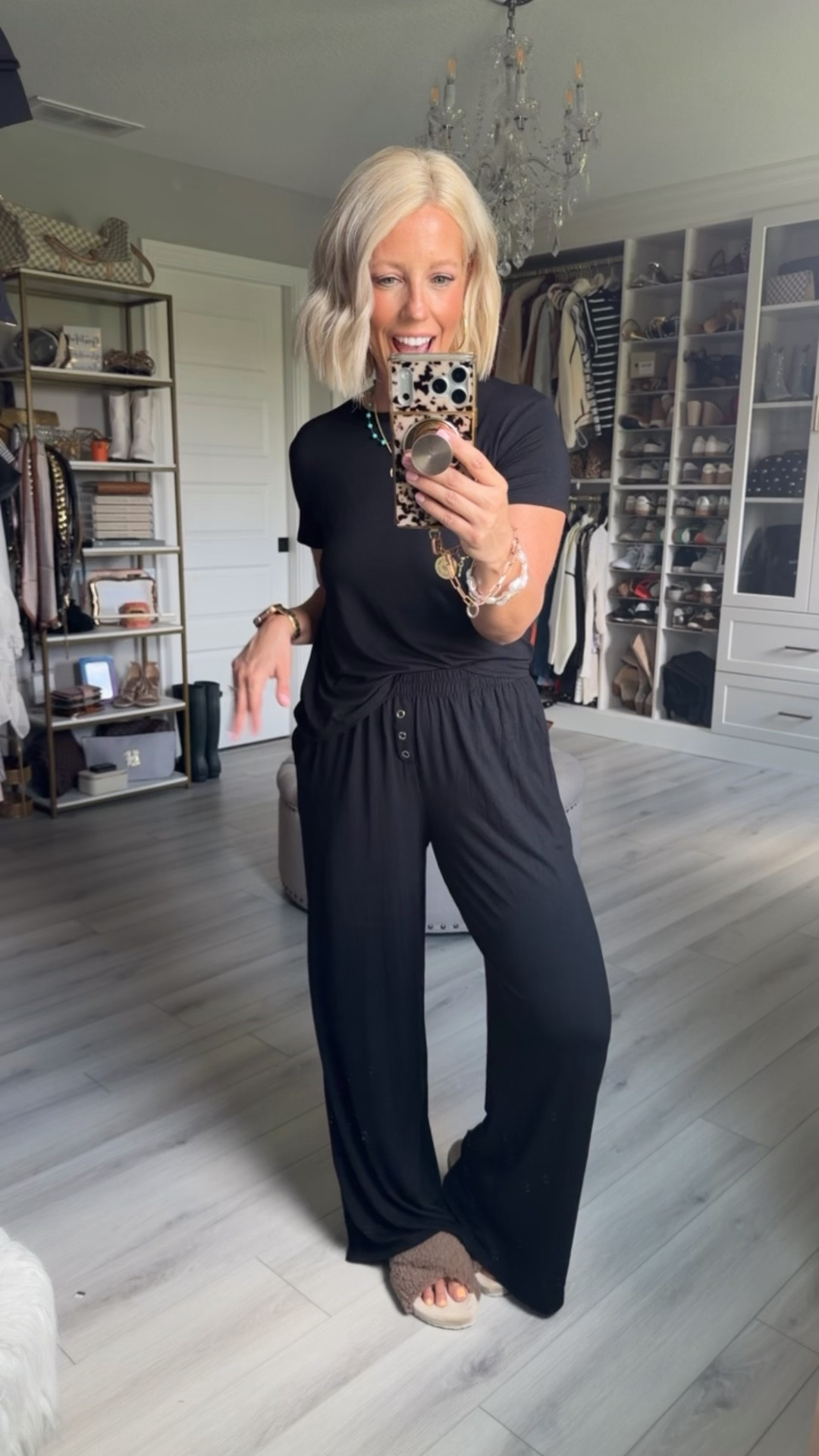 You gotta trust me when I say these are going to be your new fav “lounge at home pants” 🙌🏻🙌🏻🙌🏻🙌🏻
⬇️⬇️⬇️
Wearing size small in both!!

#LTKSeasonal #LTKOver40 #LTKmomlife