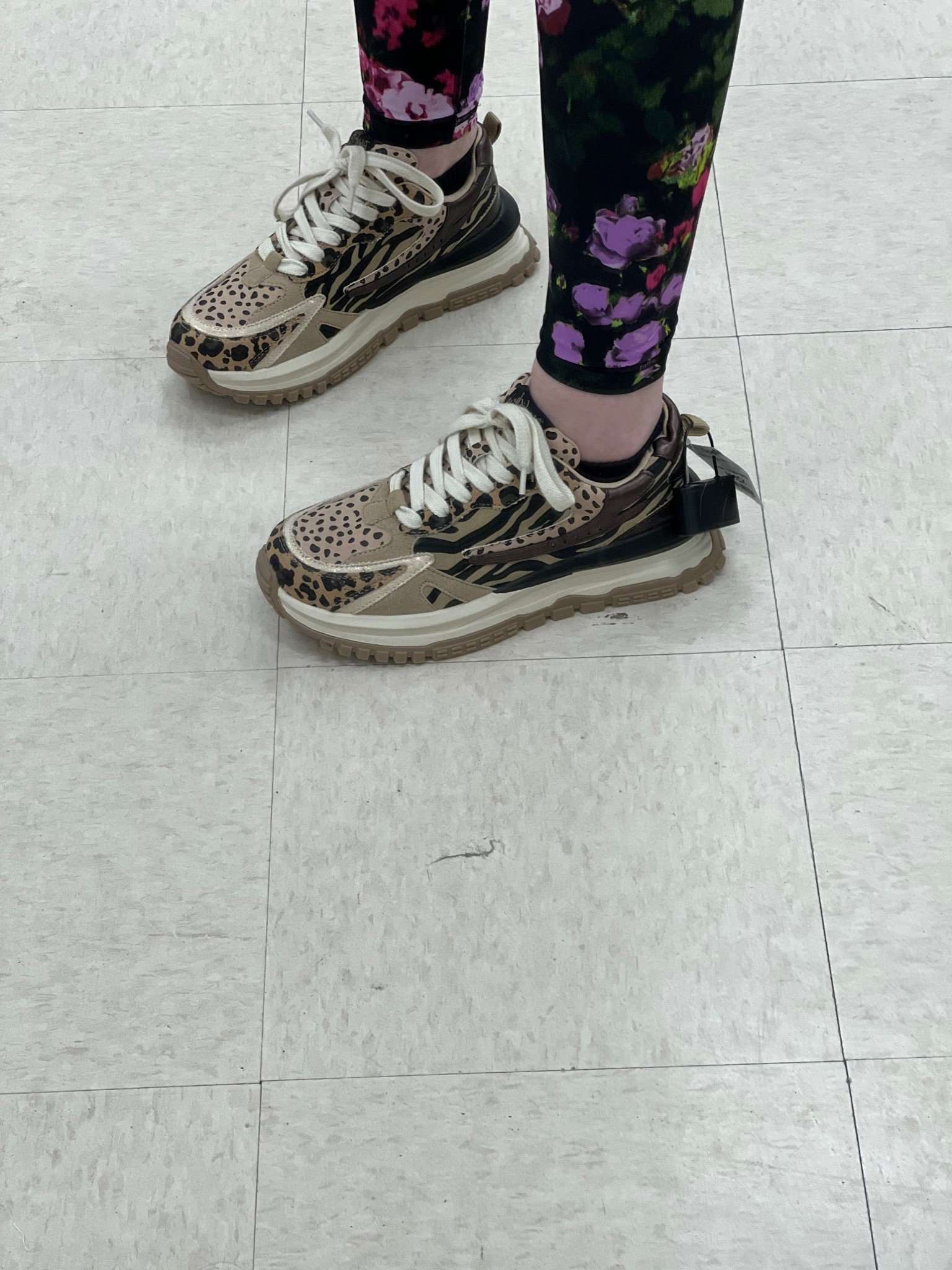 Blowfish leopard print sneakers (8.5). #leopardsneakers #sneakers #blowfishsneakers #shoes #blowfish 

#LTKSeasonal