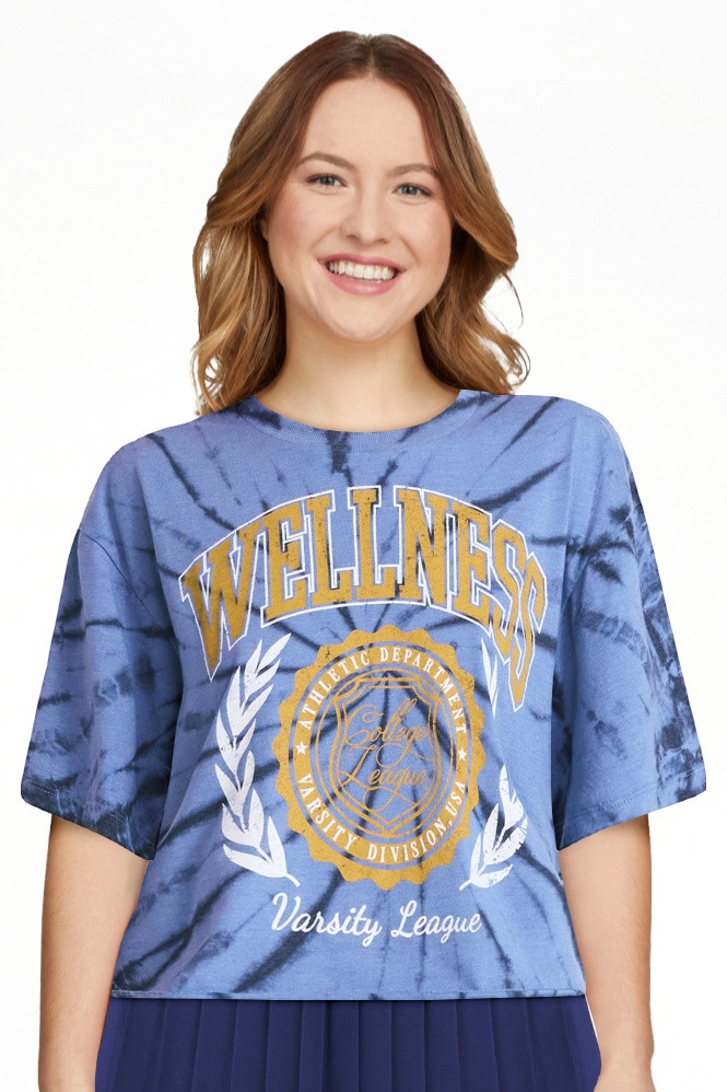 No Boundaries Boxy Cropped Graphic Tee with Short Sleeves, Women's | Walmart (US)