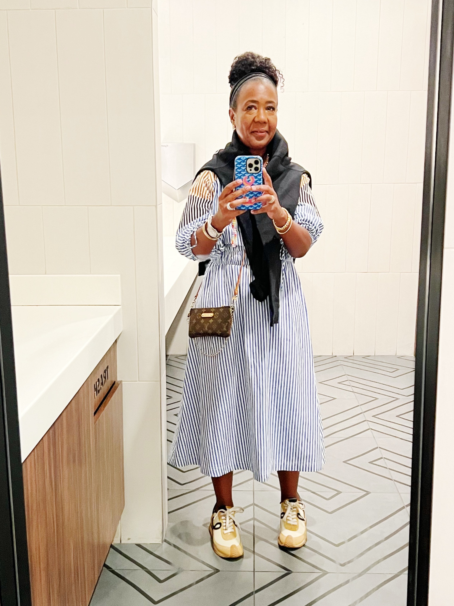 Travel Hack: Wear the same
thing home that you wear when you depart.

#traveloutfit
#teacheroutfit

#LTKTravel #LTKFindsUnder50 #LTKSaleAlert