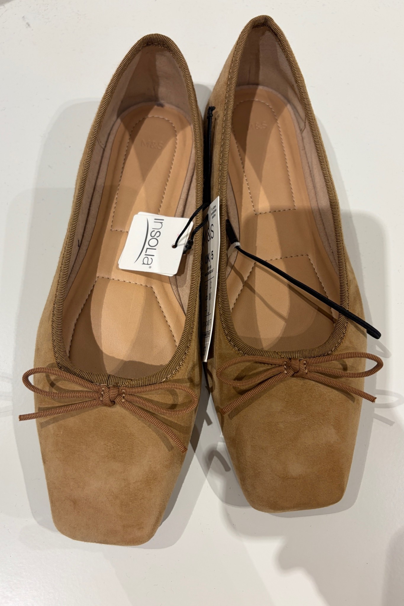 Spotted these gorgeous suede ballet flats for autumn also linked similar 🤎🍂 fall shoes, autumn shoes, suede ballet flats

#LTKautumn #LTKuk #LTKshoes