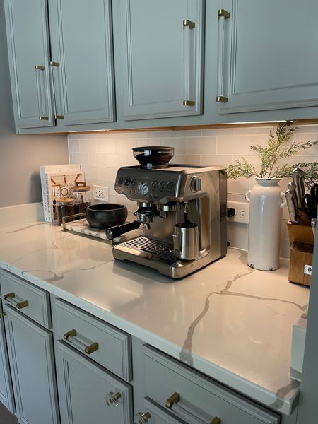 Coffee bar styling ideas!

Home decor, kitchen, coffee maker, breville, marble tray, coffee table books, faux stems 

#LTKhome #LTKFind #LTKstyletip