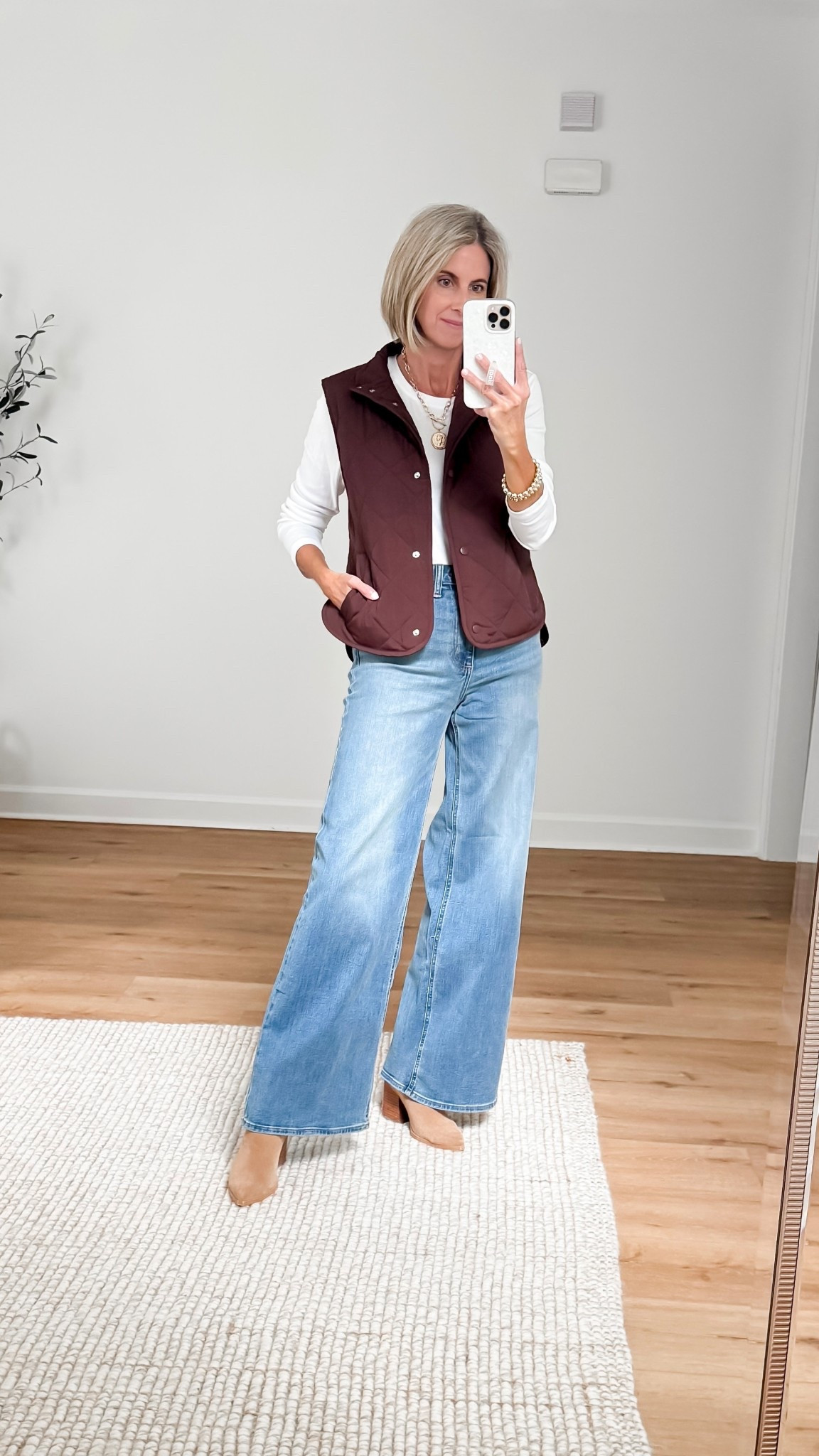 Target Circle Deal ✨
30% off high-rise wide-leg jeans
Brown quilted vest is the perfect fall layer - wearing XS 🍂🤎 #TargetFinds



target circle week, target circle deals, target fashion finds, target fall outfits, target jeans, fall outfit inspo, affordable fall style, wide leg jeans outfit, quilted vest outfit, target try on, target finds 2025

 

#LTKSeasonal #LTKSaleAlert #LTKFindsUnder50