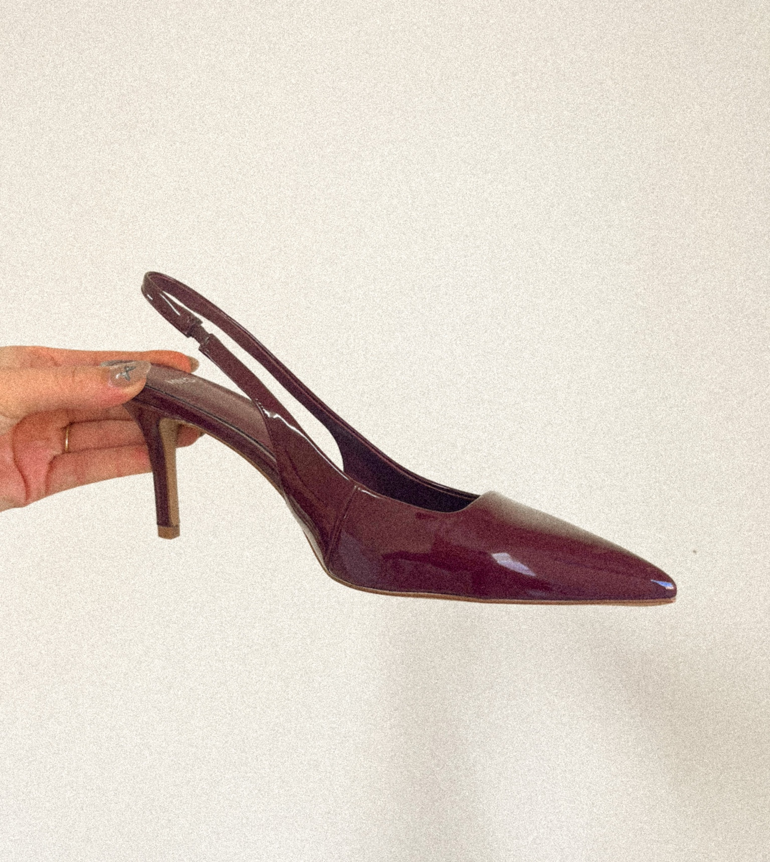 Red heels, red fall shoe trends, red sling back heels,  fall shoes, thanksgiving, holiday outfits, thanksgiving outfits, holiday style inspo, 

#LTKstyletip #LTKHoliday #LTKSeasonal