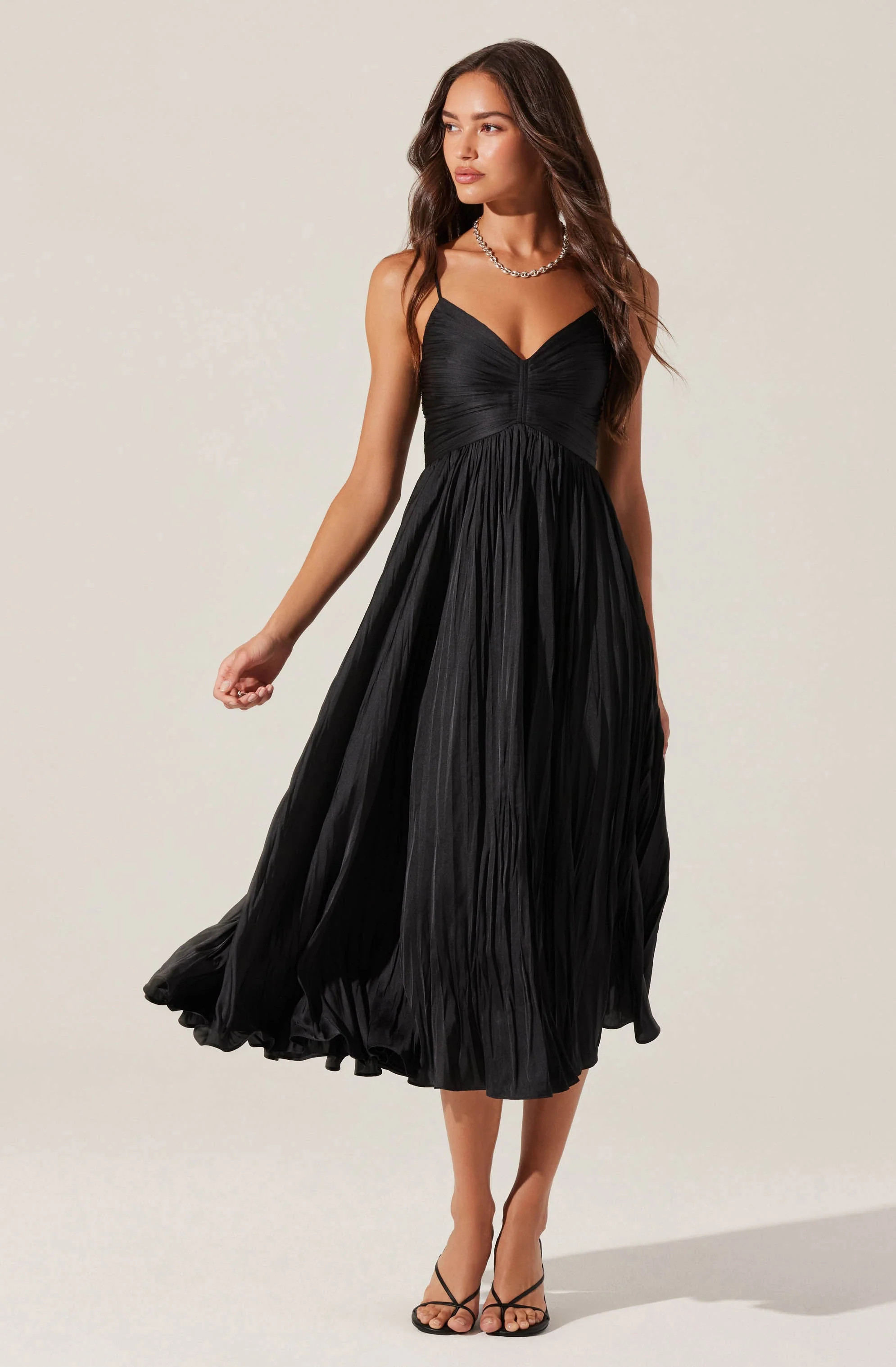 Maeve Pleated Midi Dress - Black / S | ASTR The Label (US)