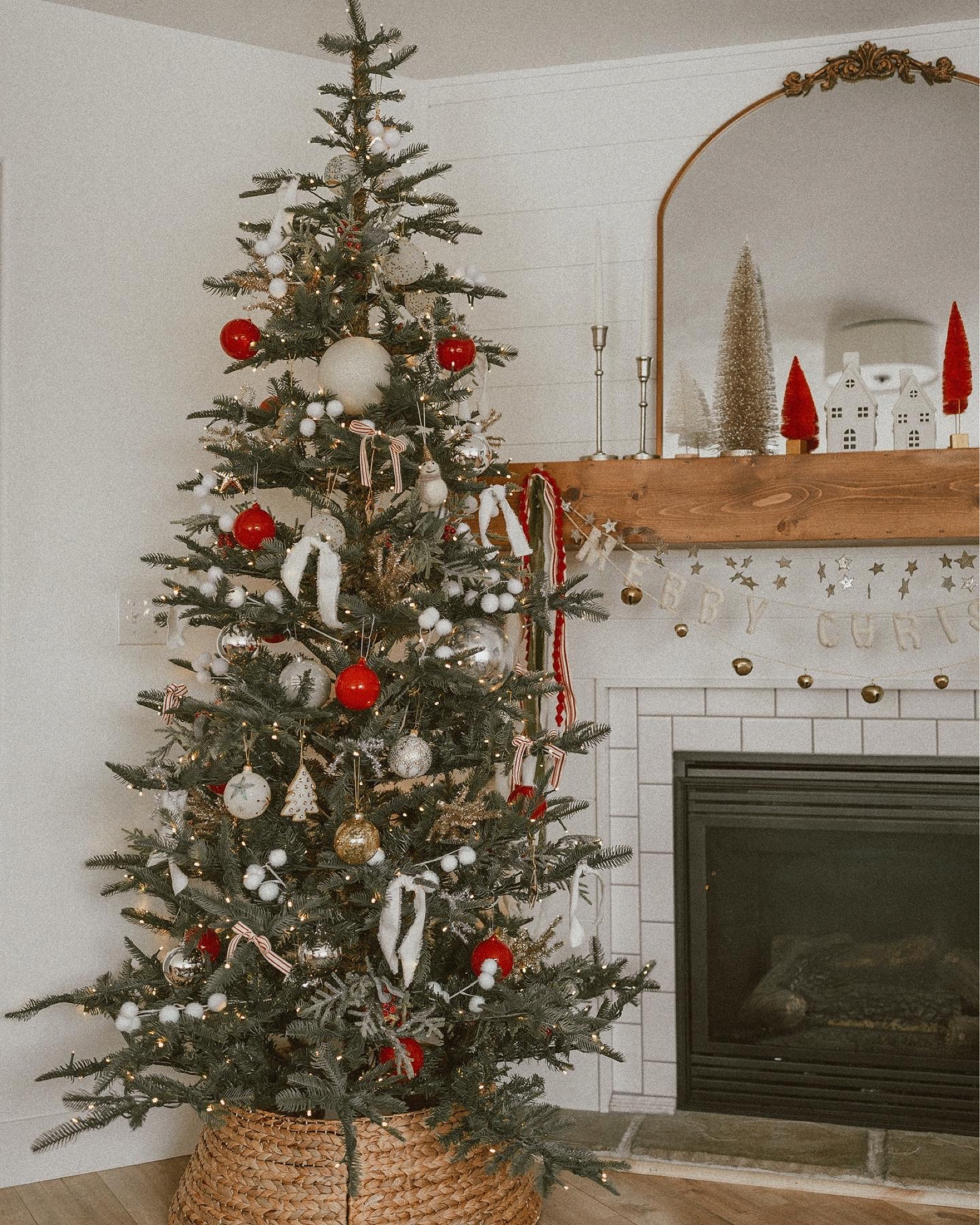 My Christmas tree! Love! Super realistic looking! I have the 8ft king noble fir!

#LTKSeasonal #LTKHoliday #LTKGiftGuide