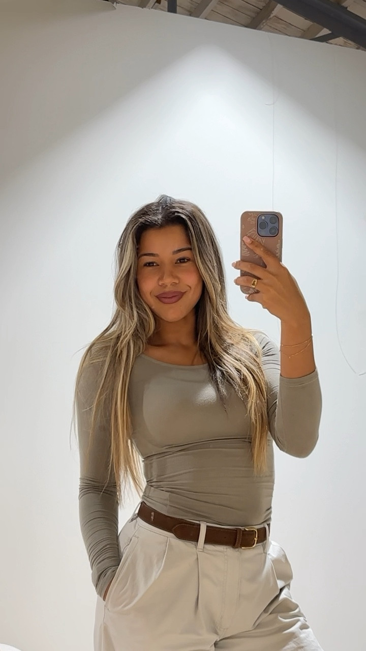 my “uniform” whenever I don’t know what to wear, I grab some trousers, a loose top, a belt and a watch. Always works and makes me look put together 

#LTKStyleTip #LTKWorkwear