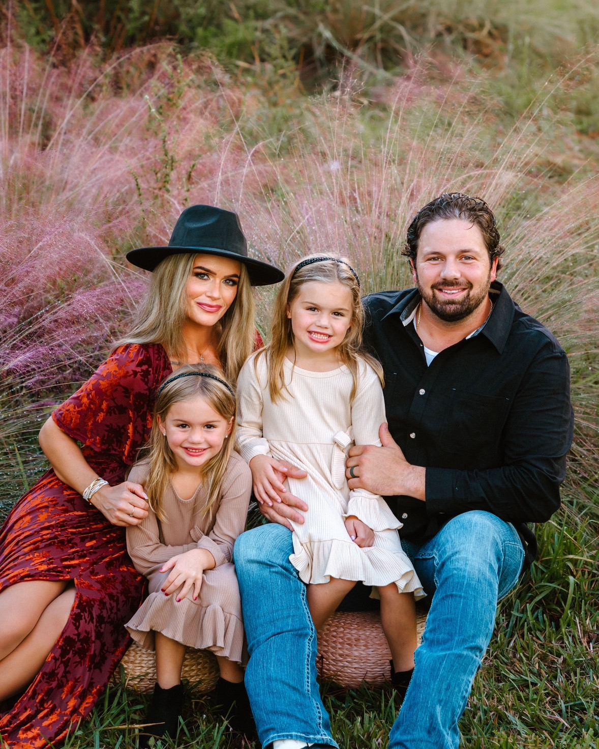 Family Fall Photos// Fall Photos// Family Fall Outfits// Outfits for Family Fall Photos 

#LTKKids #LTKSeasonal #LTKFamily