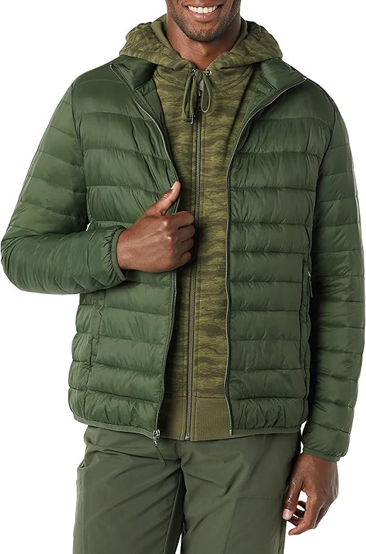 Amazon Essentials Men's Packable Lightweight Water-Resistant Puffer Jacket (Available in Big & Ta... | Amazon (US)