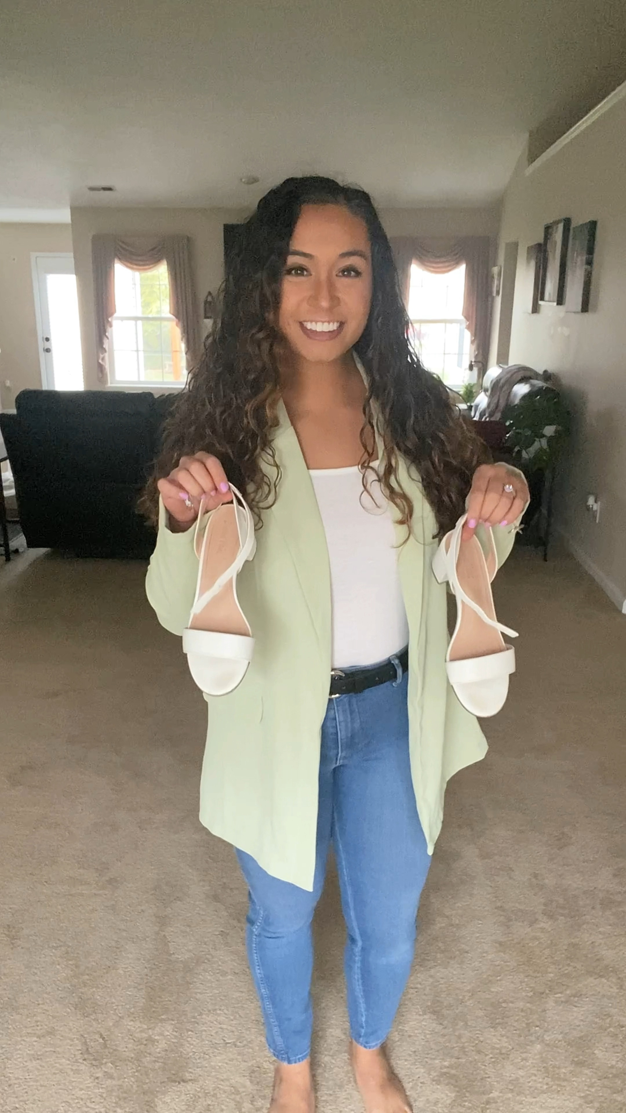Outfit for the night 💚✨ This outfit was perfect for transitioning into spring. I’m obsessed with my new pastel green blazer from Marshall’s. It paired so well with my short sleeve shirt from Amazon, black and gold bucket from Target, and skinny jeans from Forever21. And my thick white heels from Amazon tied the whole look together!

#LTKfit #LTKSeasonal #LTKbeauty