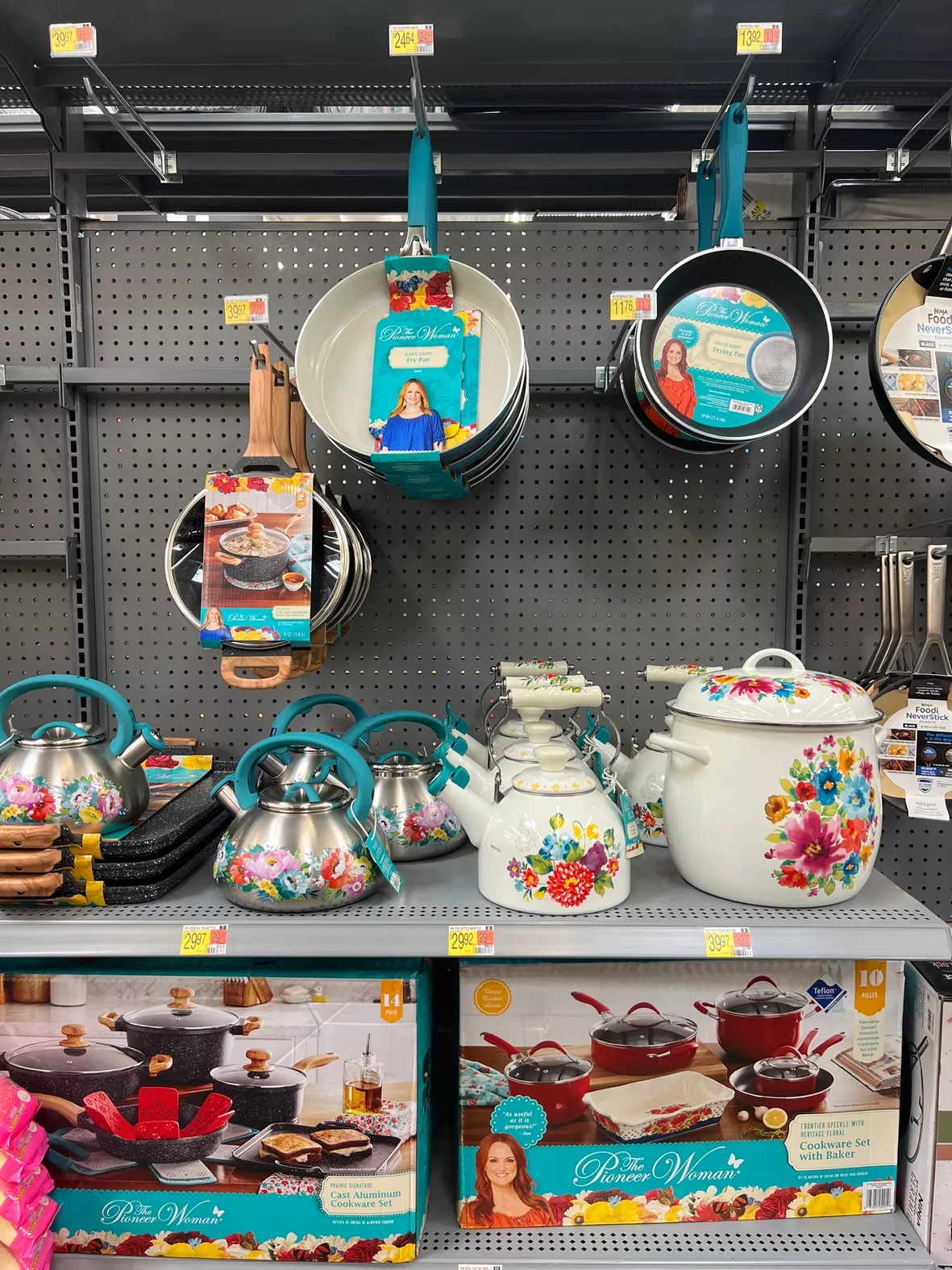 The Pioneer Woman Cookware - Walmart.com  Pioneer woman cookware, Pioneer  woman kitchen, Pioneer woman dishes