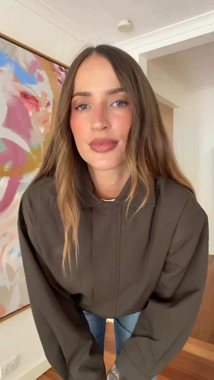 This rainy Melbourne day is the perfect excuse to start building the winter wardrobe.

Like many of you, autumn/winter is my favourite season for fashion. These two new pieces will be worn over and over again. Wearable, functional, fashionable. Big yes 

@theiconicau @daziethelabel @ltk.australia #autumnfashion #winterfashion #OOTD