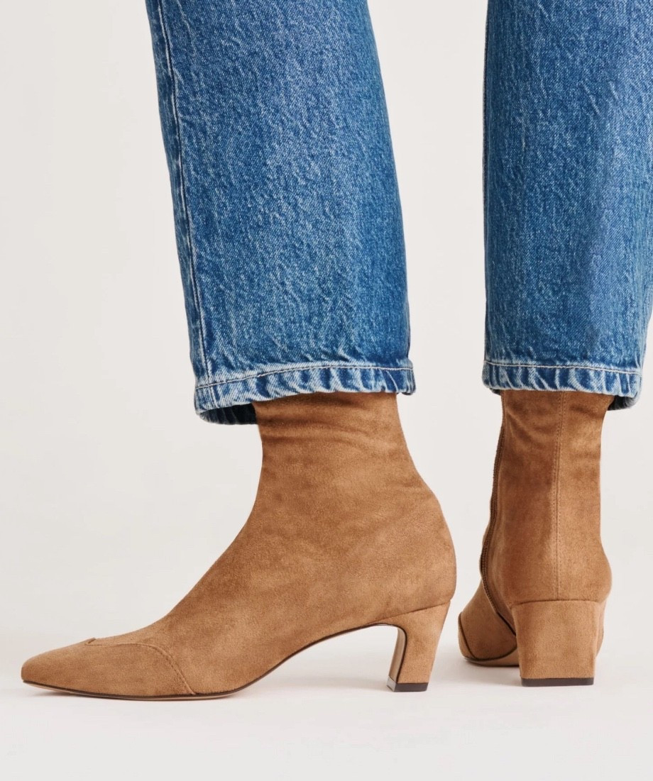 Brown boots 
Jeans
Booties 

#LTKSaleAlert #LTKGiftGuide #LTKFindsUnder100