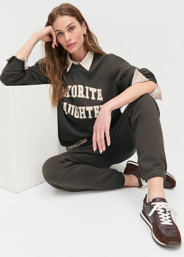 THE COLLEGIATE SWEATSHIRT | Favorite Daughter