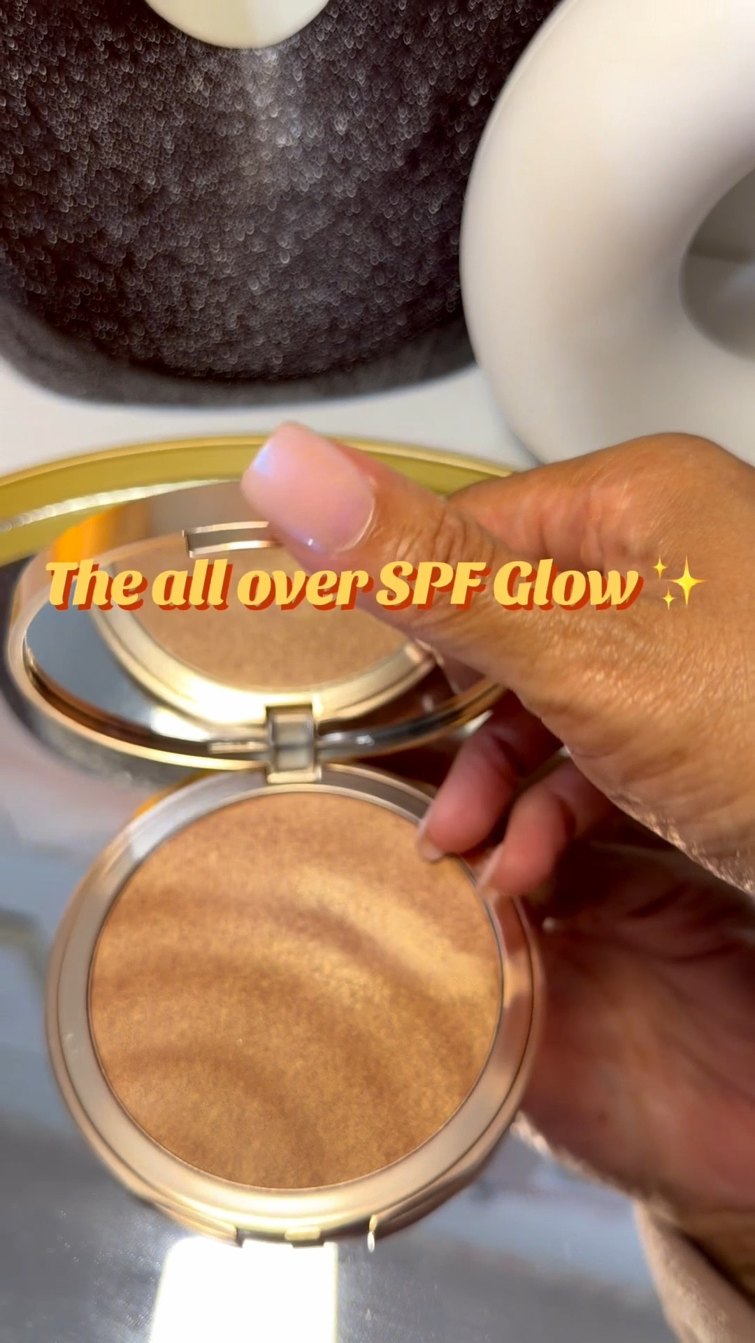 We deserve to glow and have SPF protection if your looking for a compact take anywhere SOF and Glow this is the one to grab it’s ⬇️#kopari #spf

#LTKMothersDay #LTKselfcare #LTKBeauty