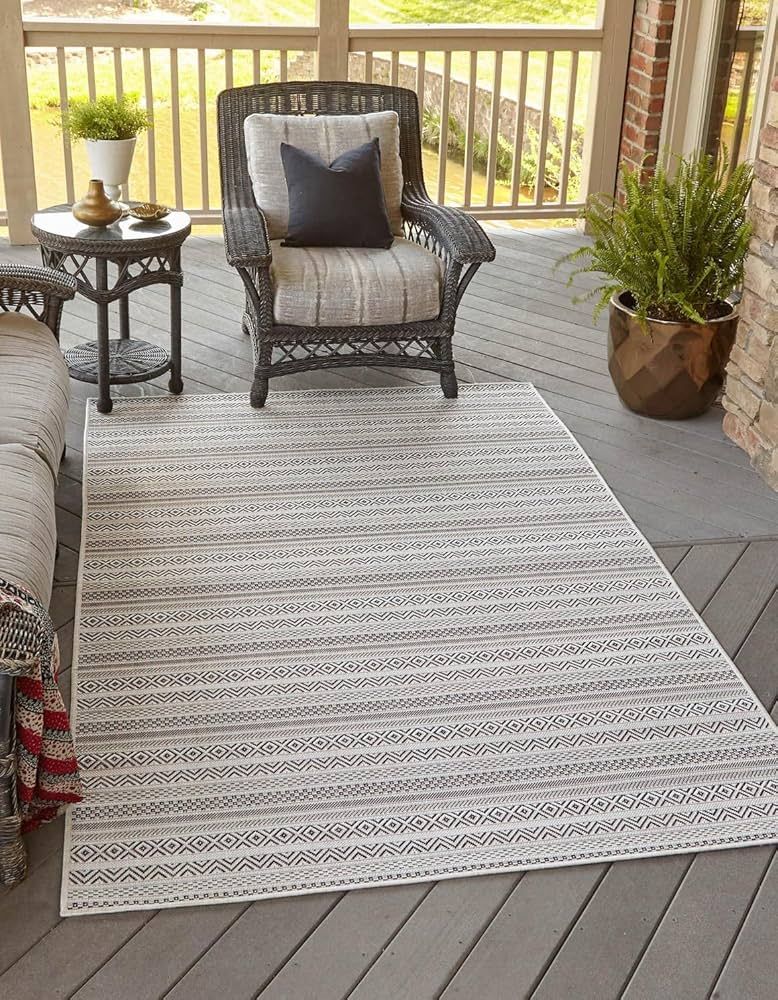 Unique Loom Outdoor Striped Collection Area Rug - Maia (9' x 12' Rectangle, Beige/Ivory) | Amazon (US)