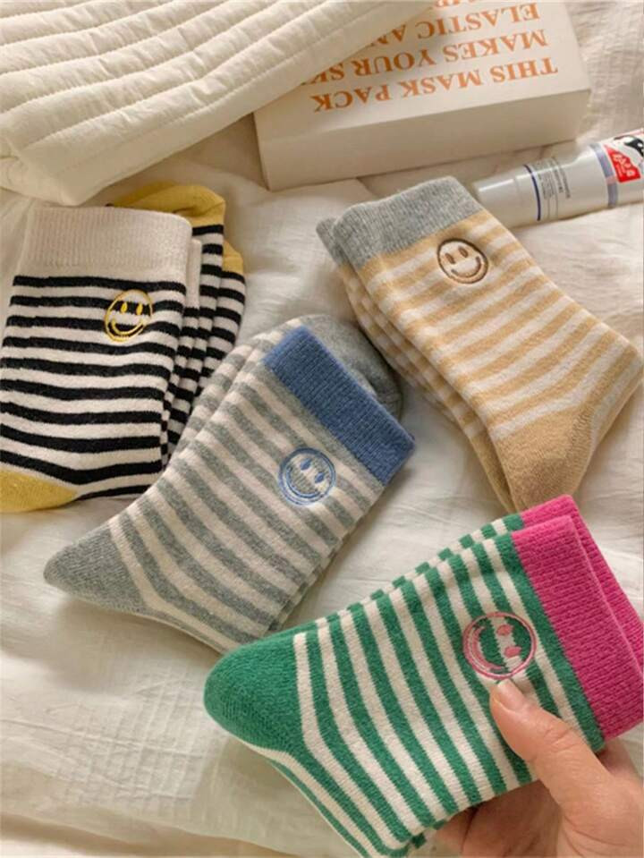 4 paar/set Vrouwen Dik Warm Sokken Met Willekeurig Ontwerp , Klassiek Gestreept Onderaan Sokken &... | SHEIN