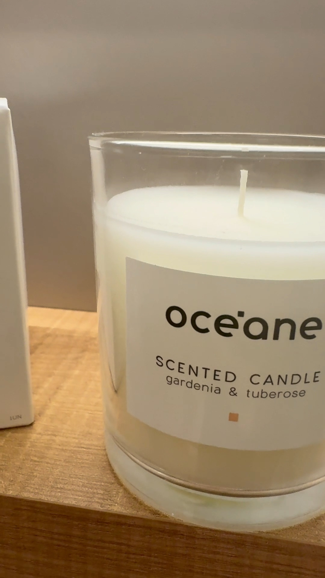 Melhor dica para presentear: Vela Oceane 
. 
Eu sempre tenho uma para eventos surpresas. Afinal, uma vela da Oceane é um super presente. 
. 

Velas Perfumadas Océane

Quer deixar sua casa mais confortável? Experimente as Velas Perfumadas. Esses produtos liberam pelo ambiente fragrâncias aconchegantes, que inovam a sensação de bem-estar. Ainda dão um toque sofisticado à decoração. Aqui você encontra velas de diferentes tamanhos e aromas para escolher as melhores para renovar seu próprio lar.

#LTKhome #LTKbrasil #LTKguiadepresente