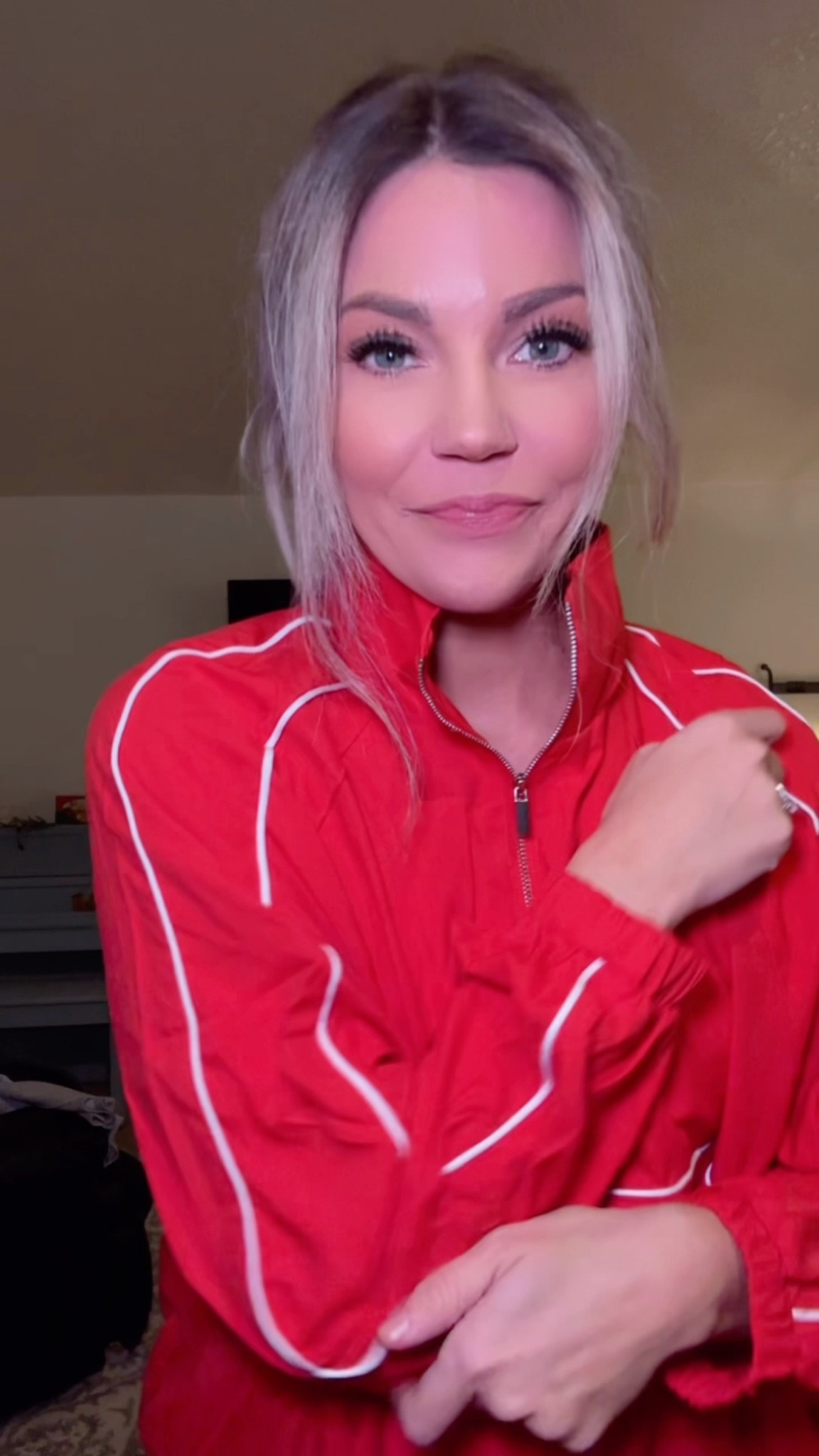 This Fisoew half-zip is giving everyday elevated ✨
Soft, cozy, and the perfect throw-on for school drop-offs, errands, or curling up with a coffee. I’ve been living in it.
Linked on my Amazon storefront 🤍

#amazonfashionfinds #winterstyle2025 #cozyoutfits #mamastyle #neutralwardrobe #everydayessentials


#LTKgrwm #LTKootd #LTKGiftGuide