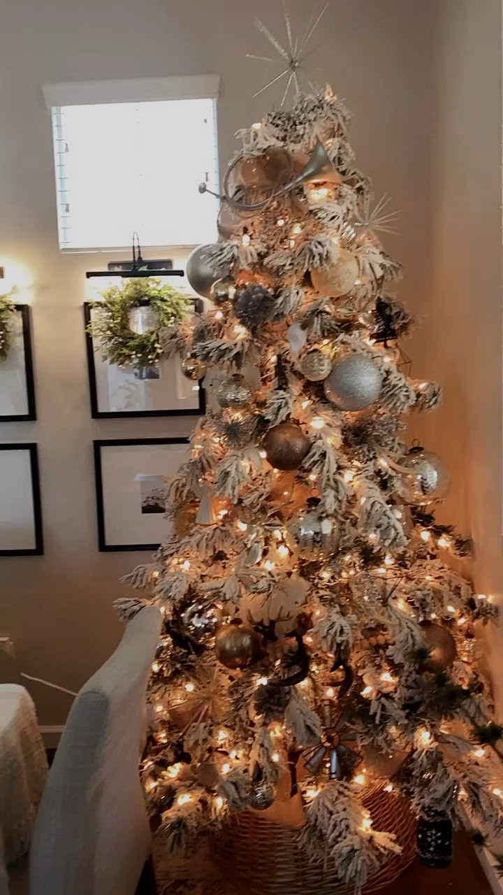 Amazon switch

Christmas decor, neutral Christmas, holiday

#LTKhome #LTKSeasonal